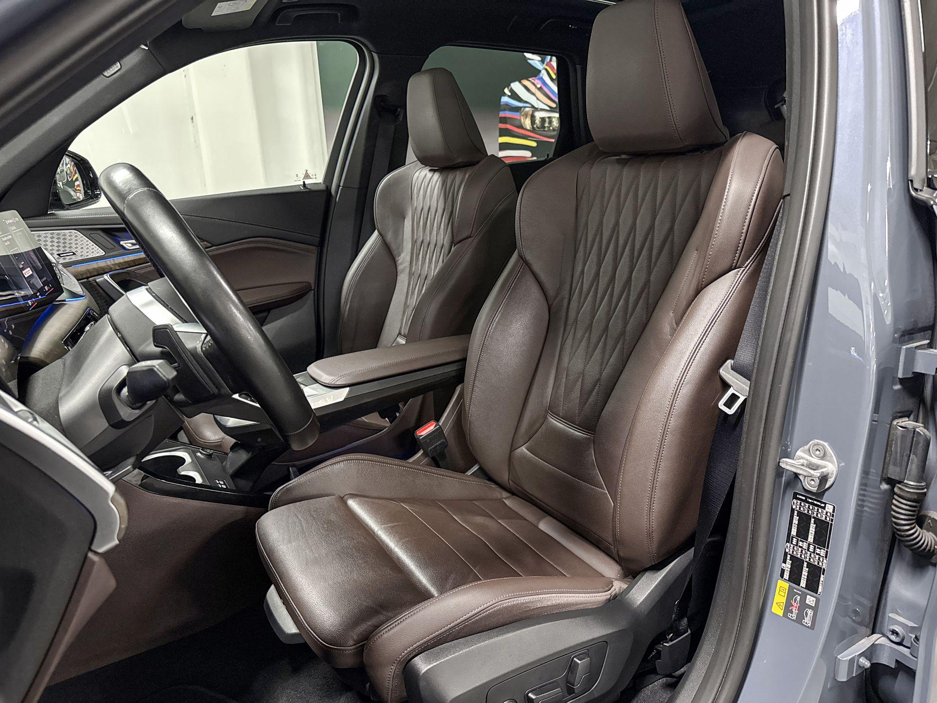 Foto van BMW Ix1 Xdrive30