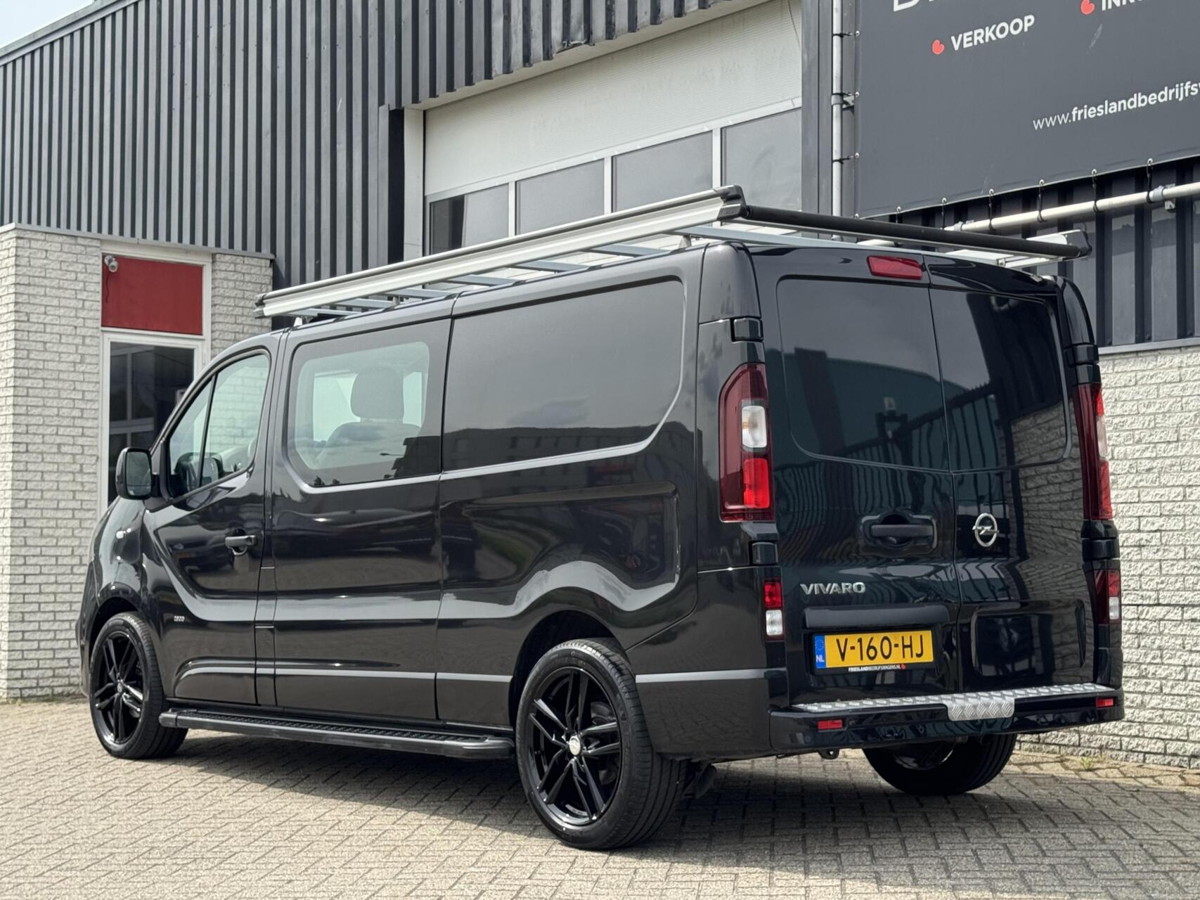 Foto van Opel Vivaro-b