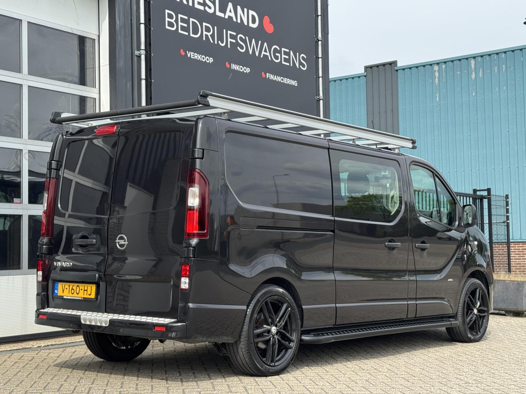 Foto van Opel Vivaro-b