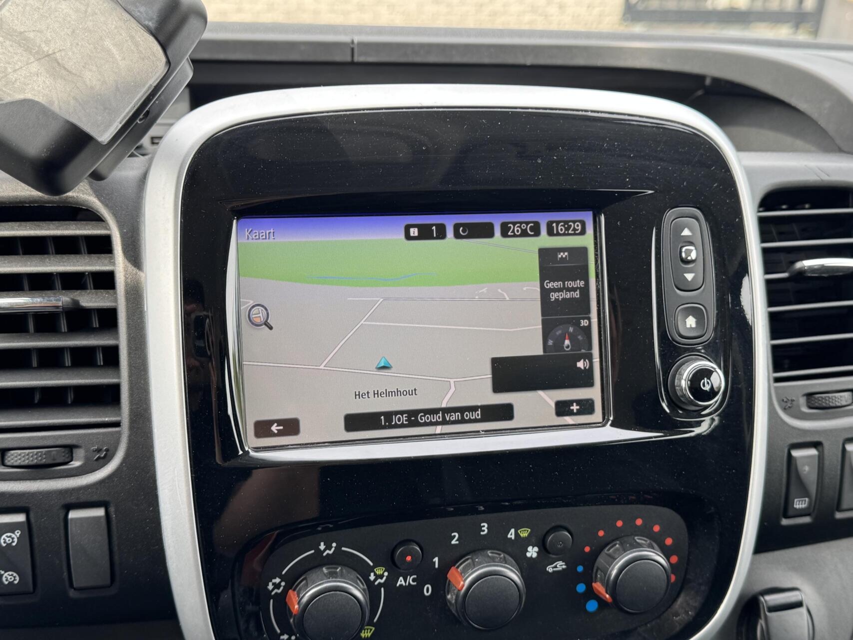 Foto van Opel Vivaro-b