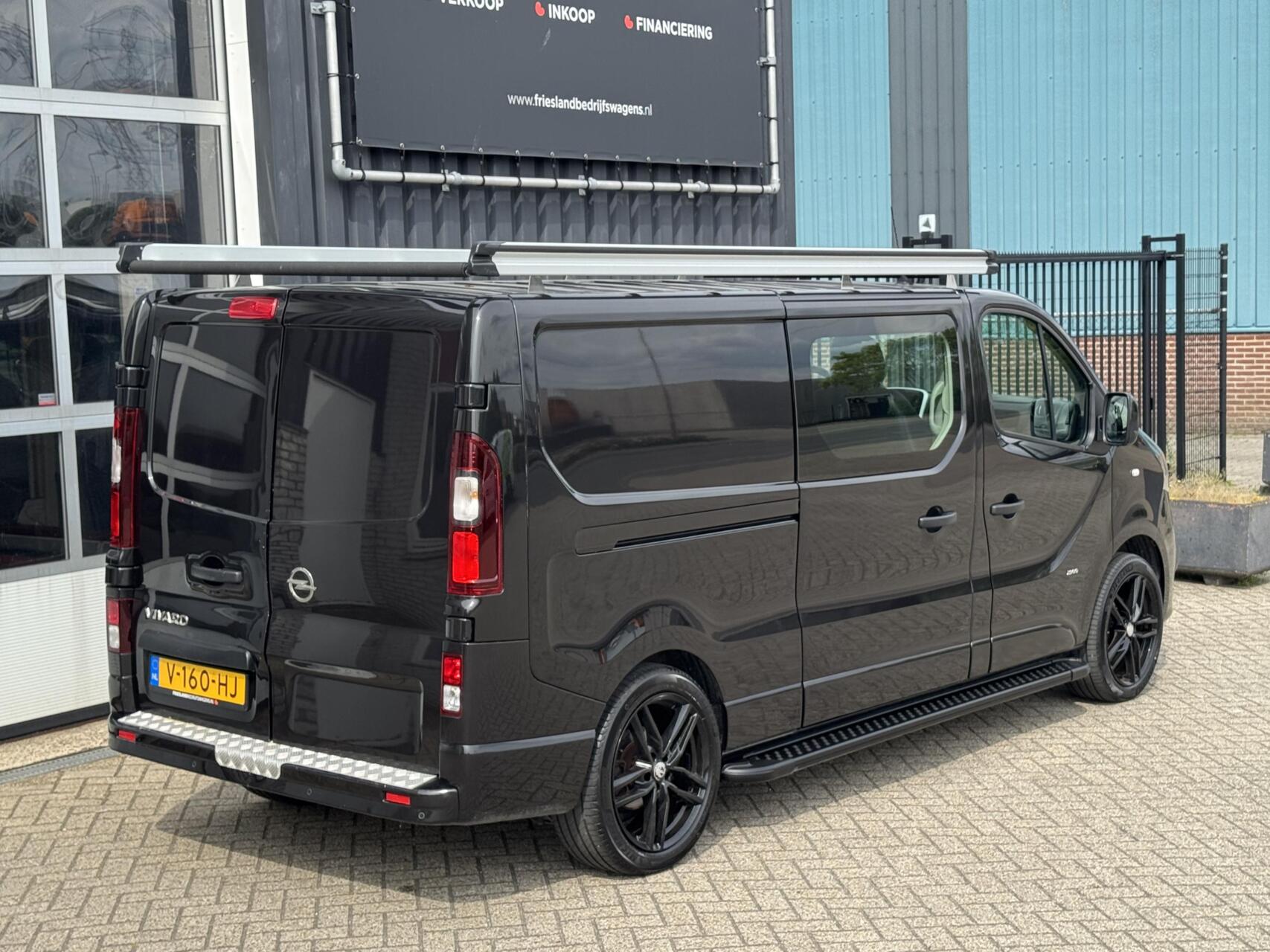 Foto van Opel Vivaro-b