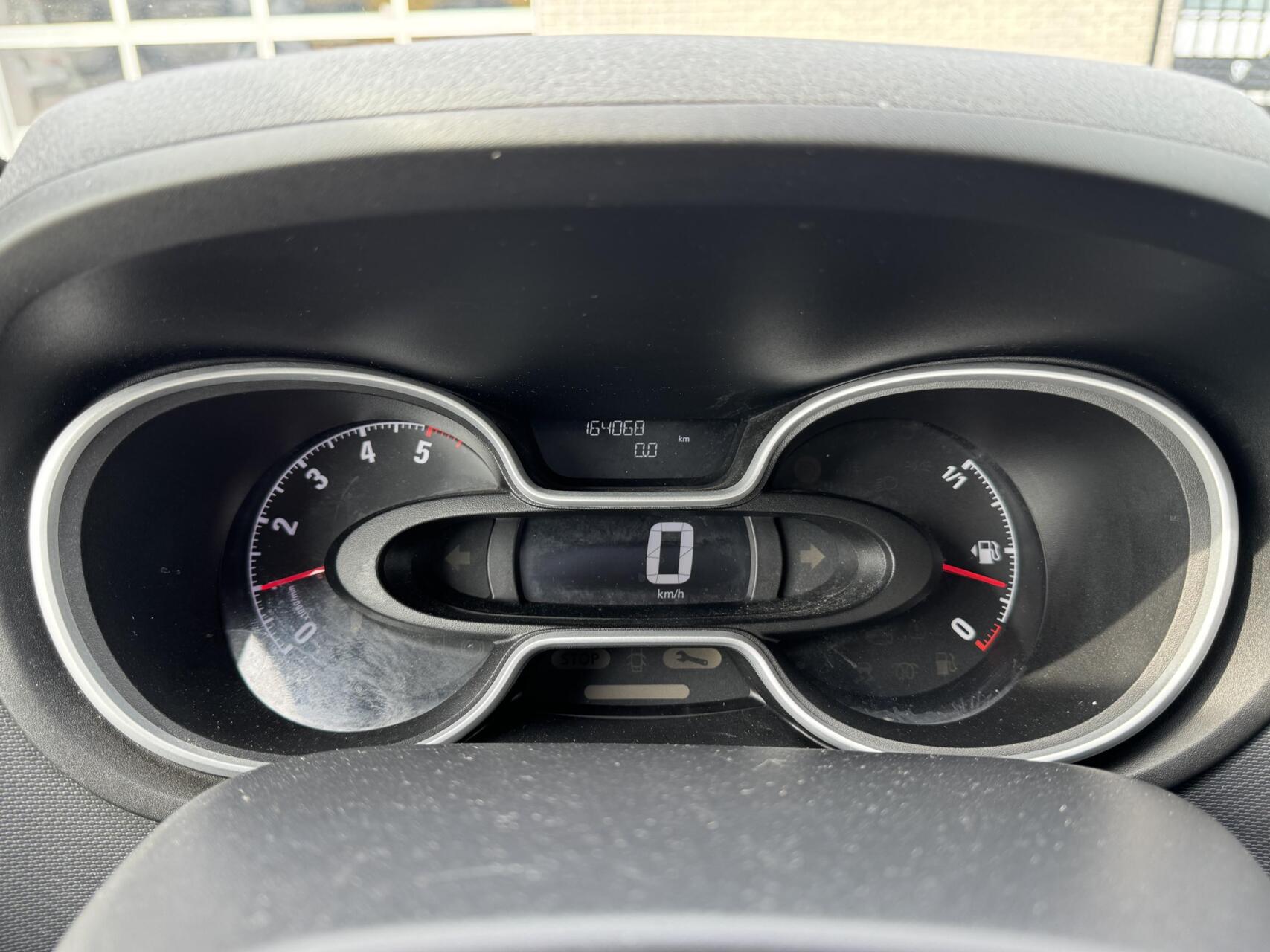 Foto van Opel Vivaro-b