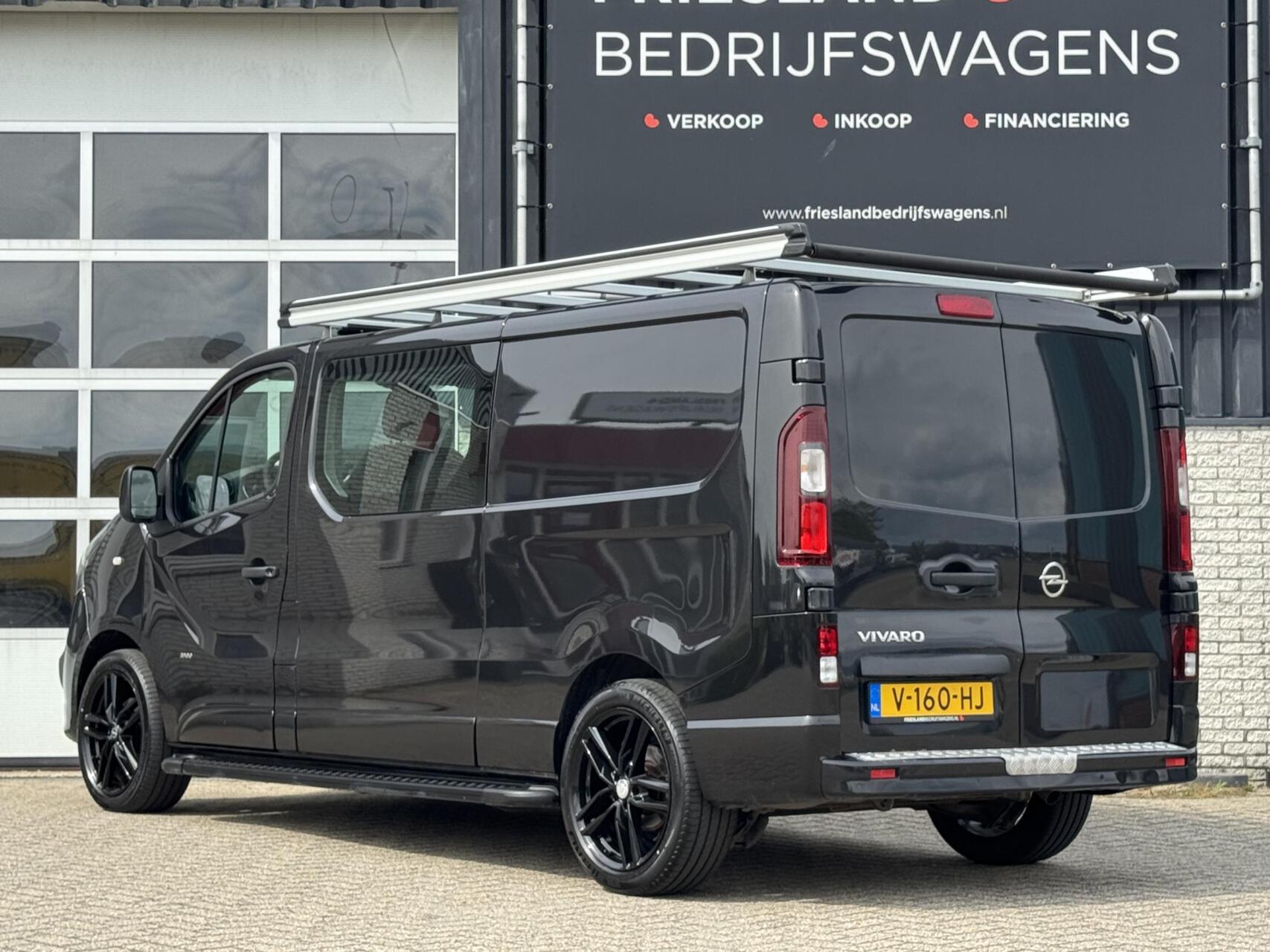 Foto van Opel Vivaro-b