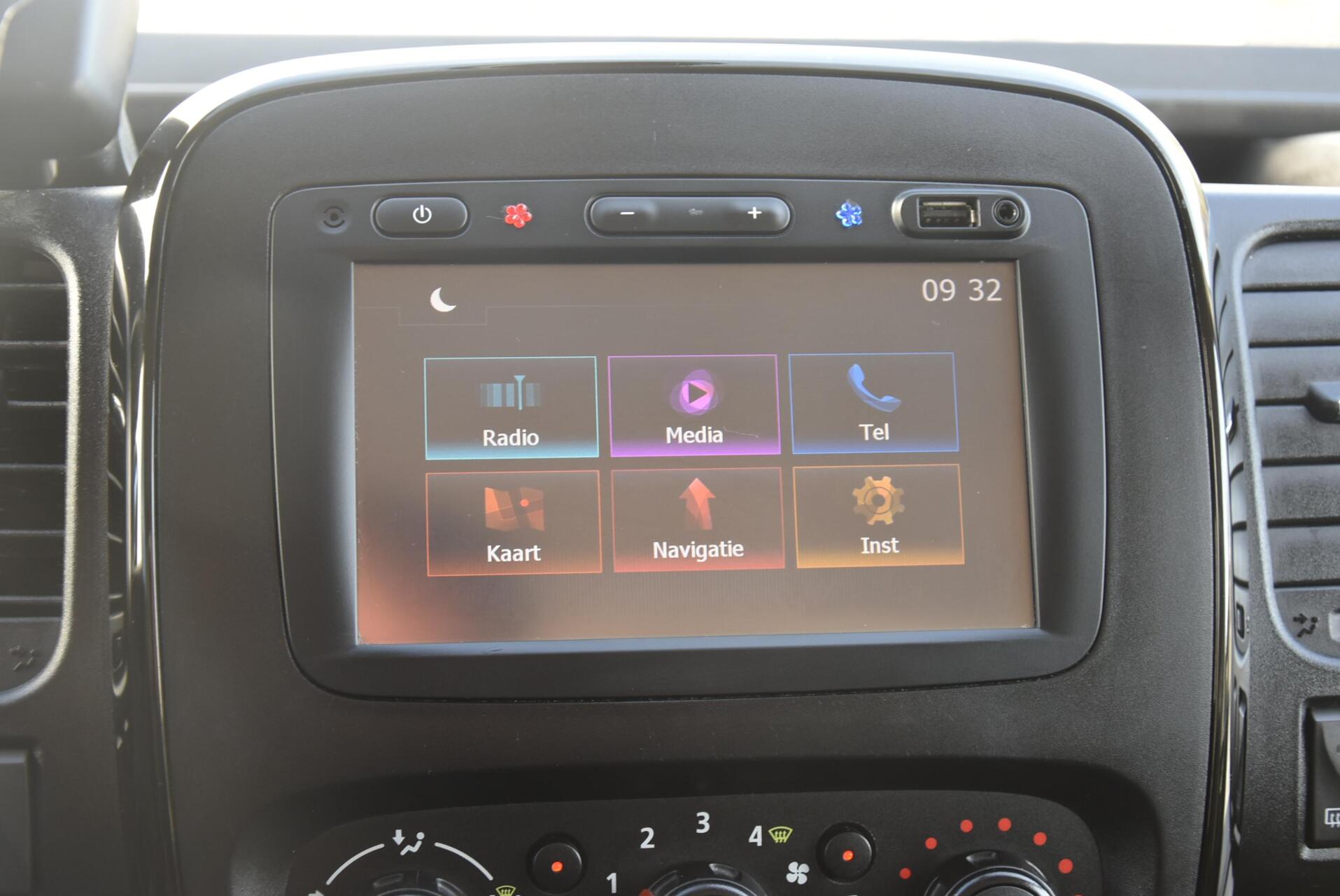 Foto van Opel Vivaro-b