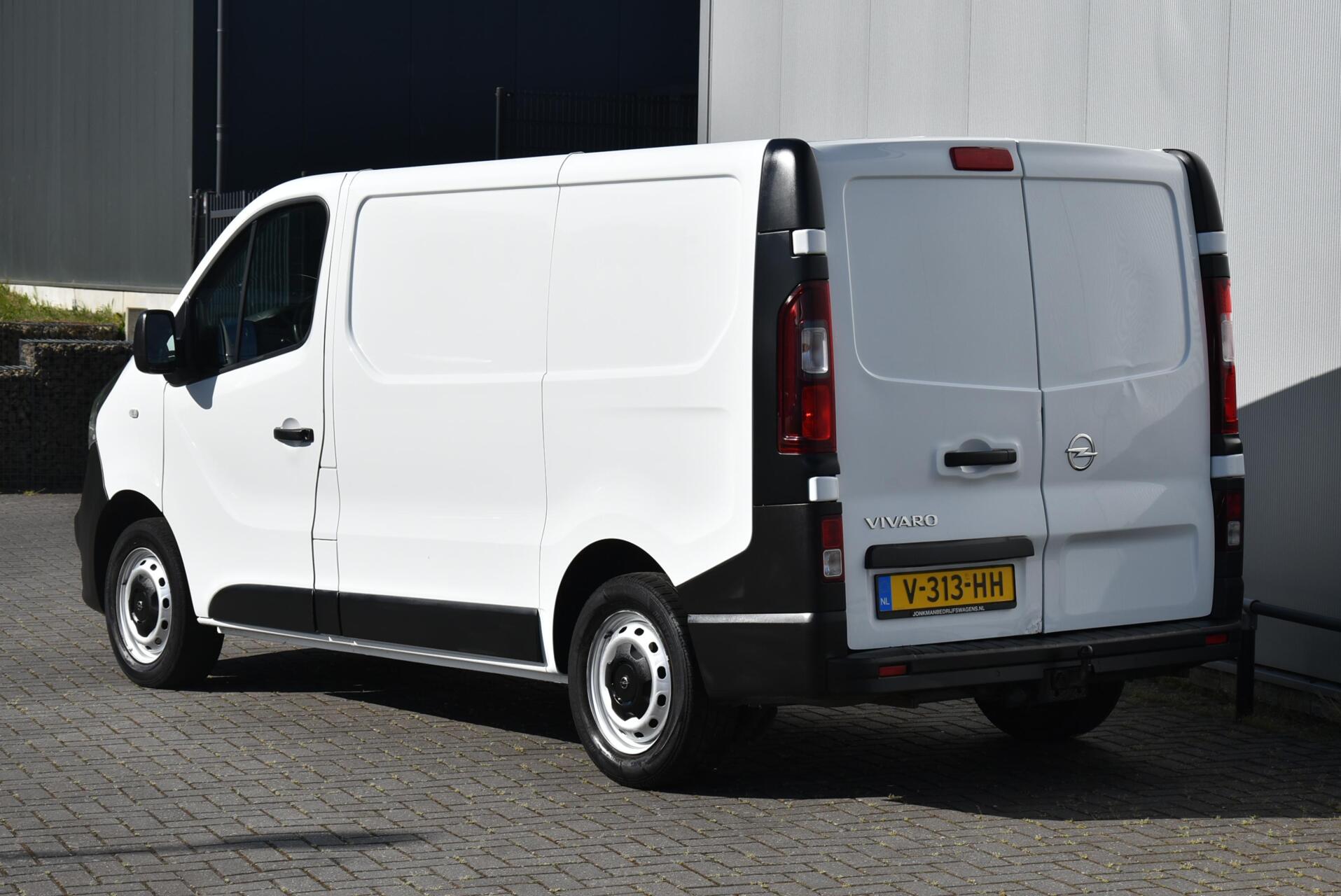 Foto van Opel Vivaro-b