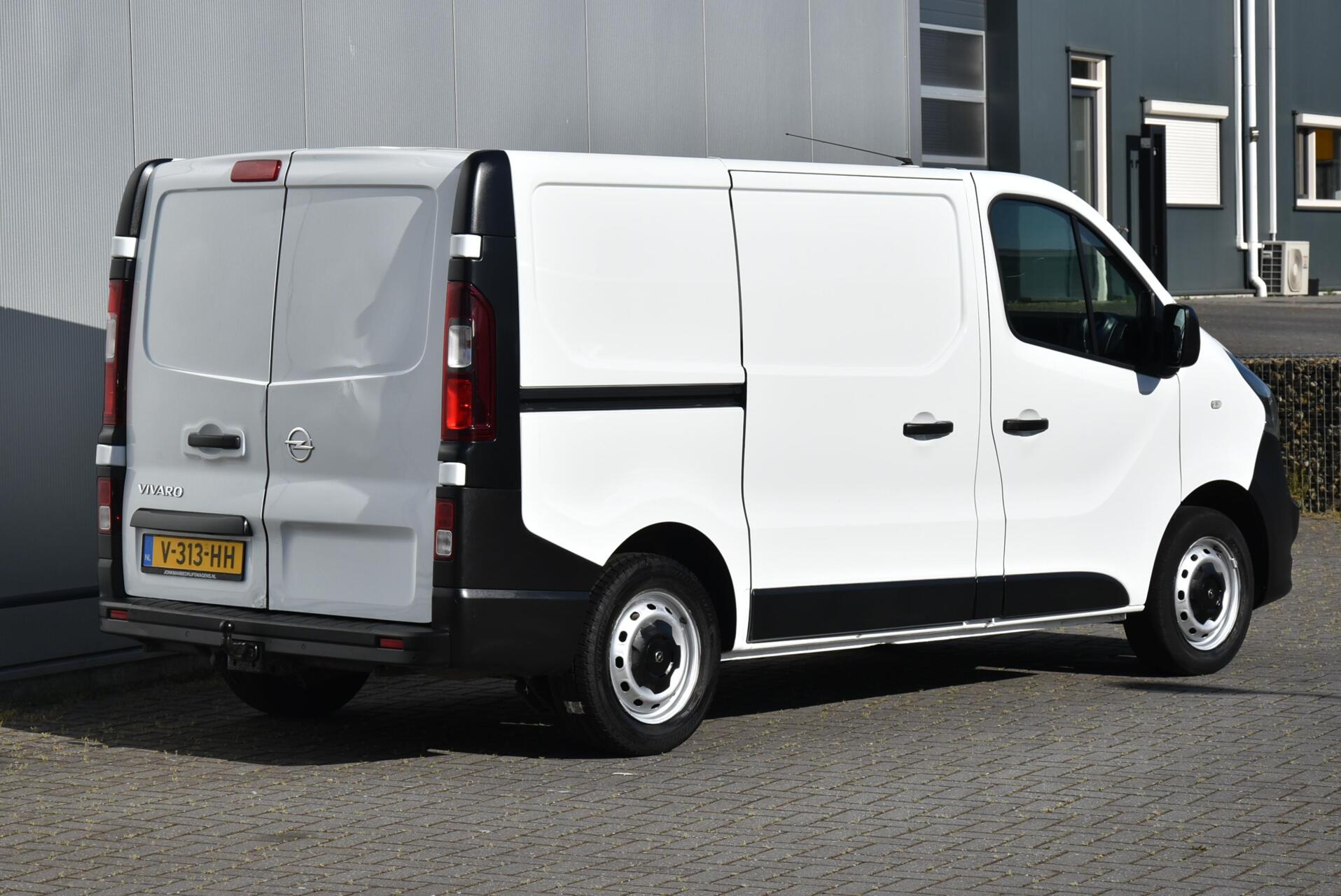 Foto van Opel Vivaro-b