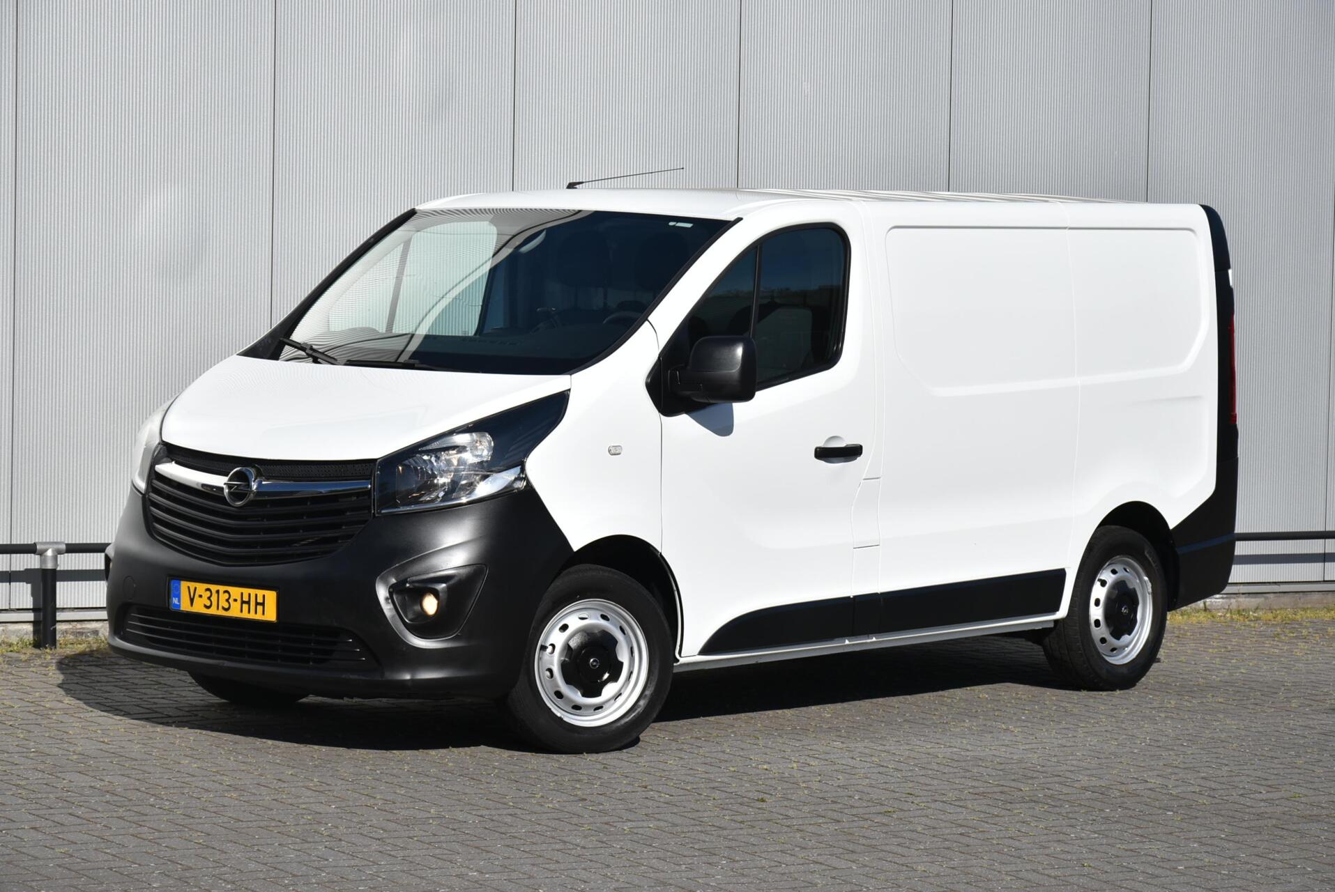 Foto van Opel Vivaro-b