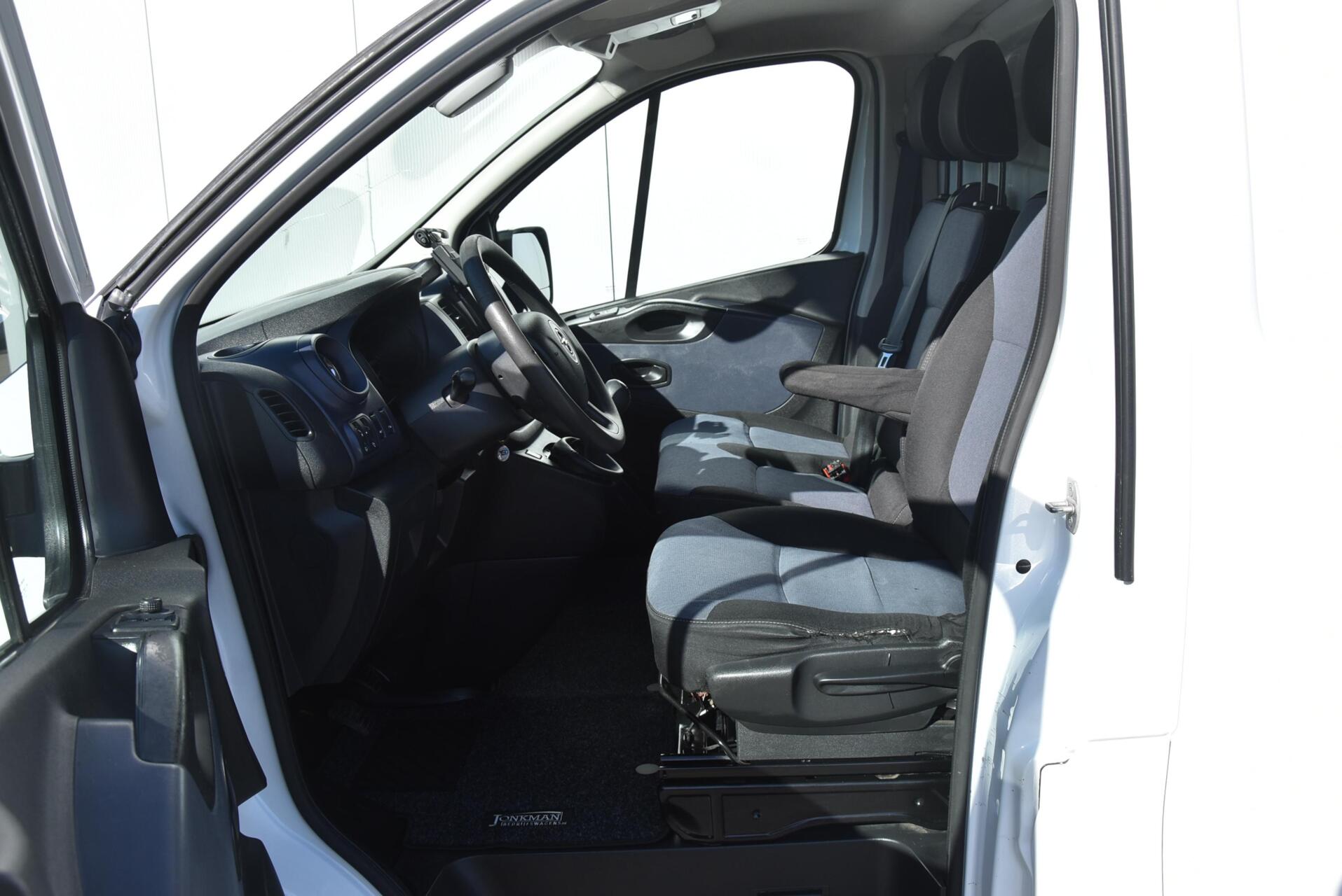 Foto van Opel Vivaro-b