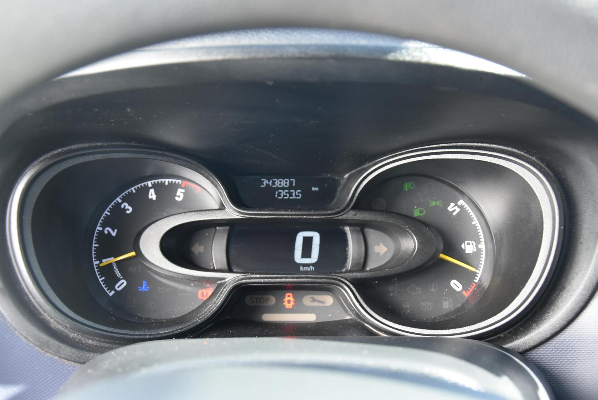 Foto van Opel Vivaro-b