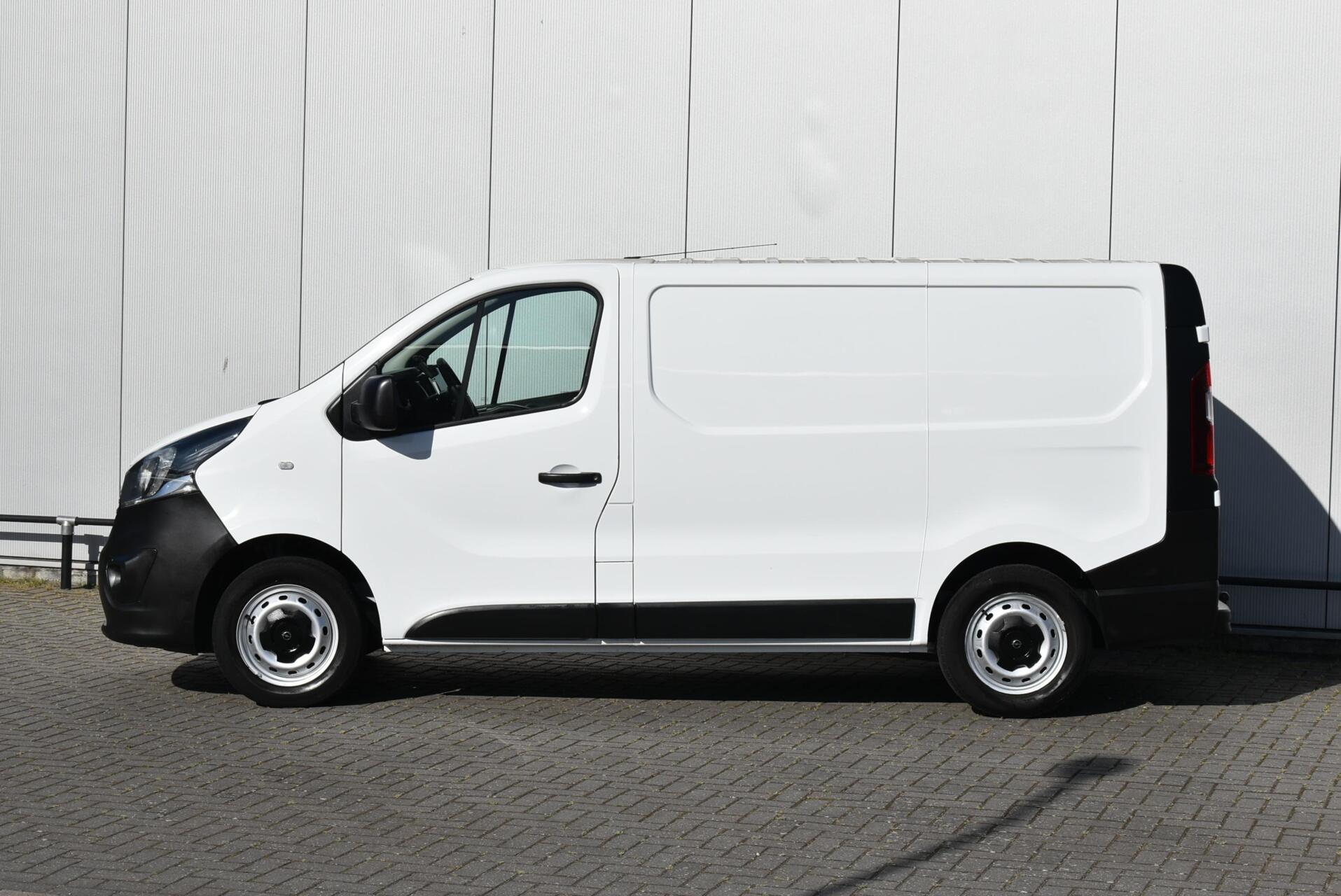 Foto van Opel Vivaro-b