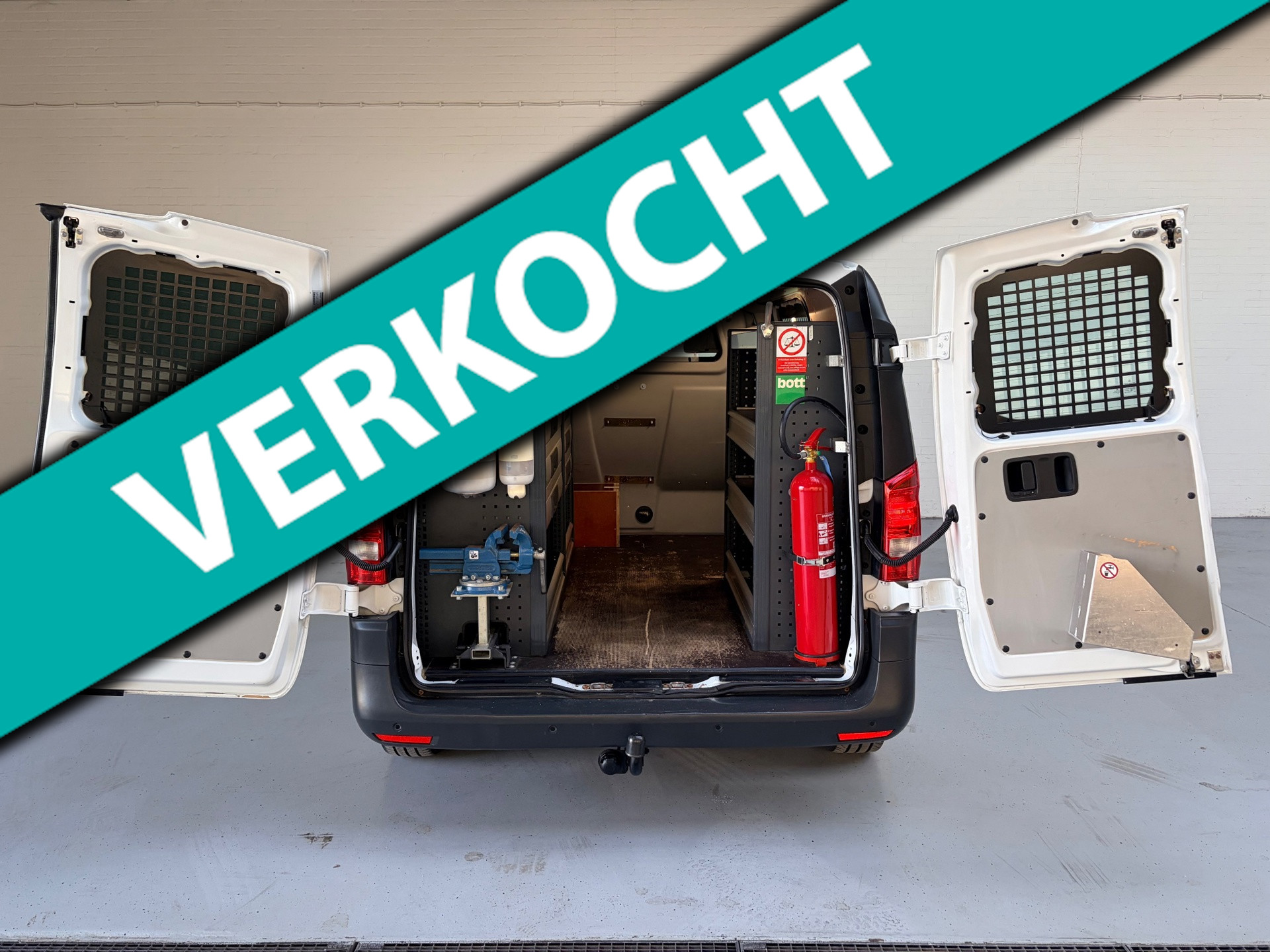 Mercedes-Benz Vito Servicewagen Automaat 114 CDI 140pk L1H1 BOTT, Victron omvormer v230, Standkachel, Trekhaak, RIJKLAARPRIJS! 2018 - voorkant