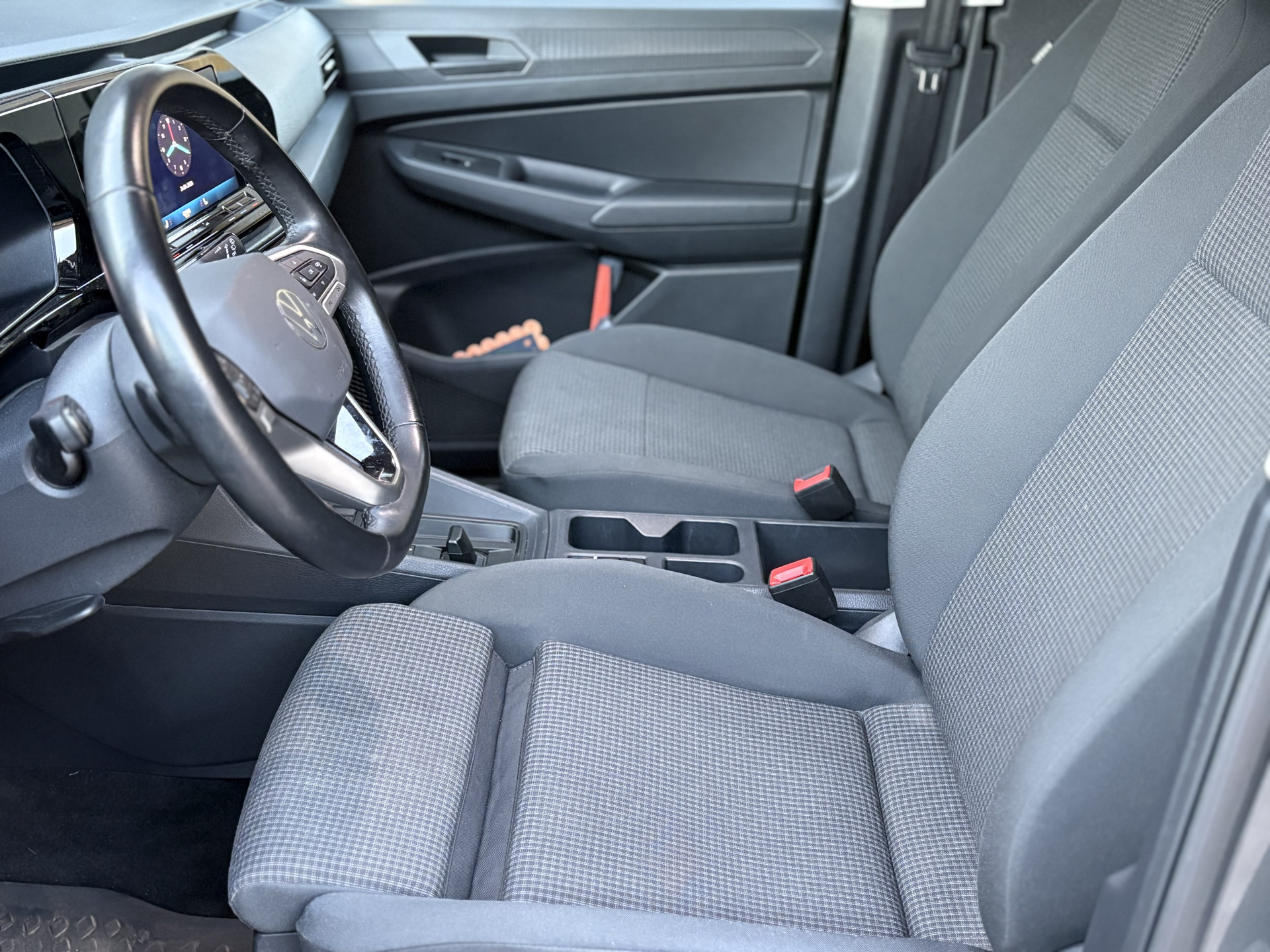 Foto van Volkswagen Caddy Modified Partition Wall