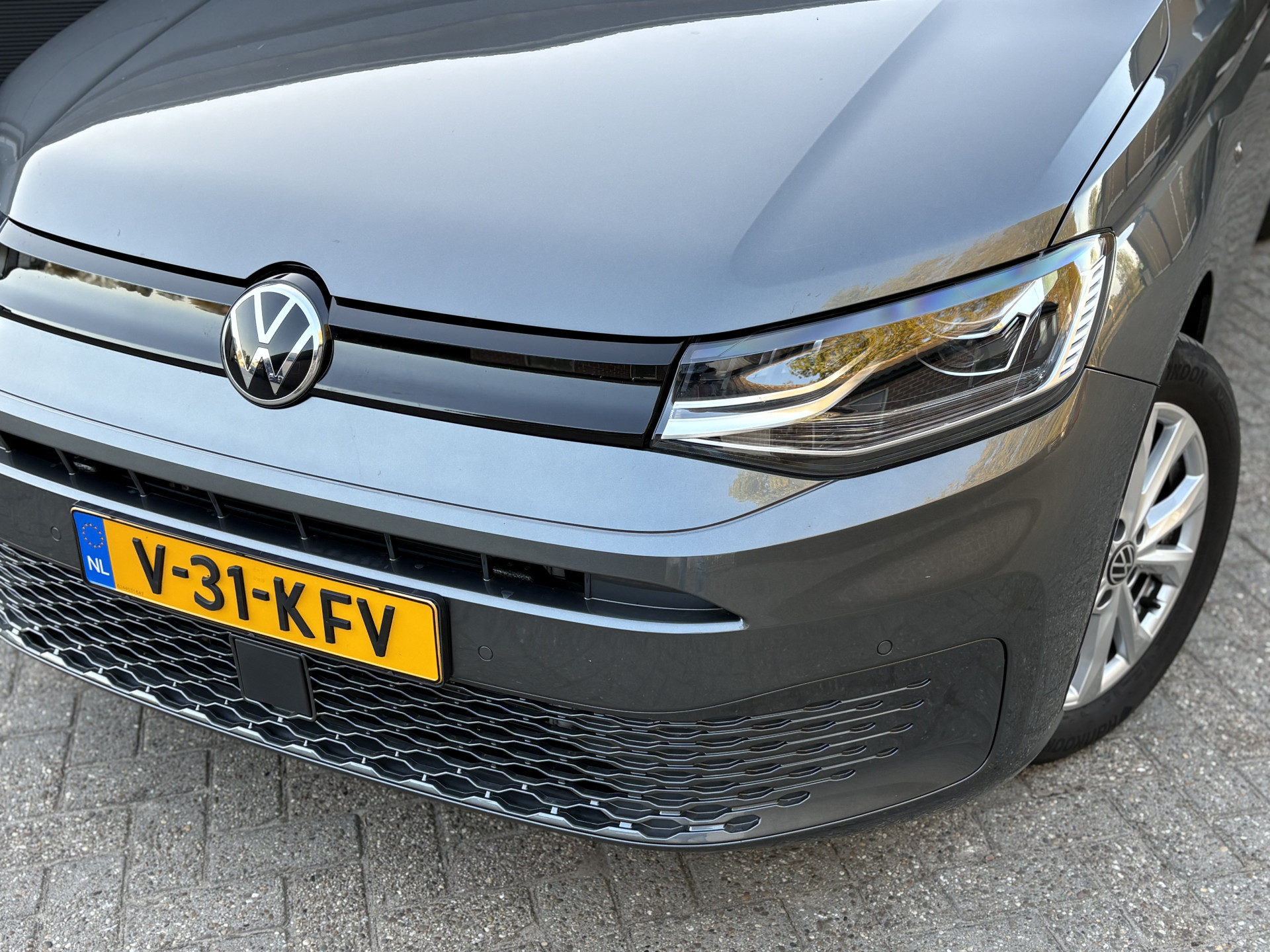 Foto van Volkswagen Caddy Modified Partition Wall