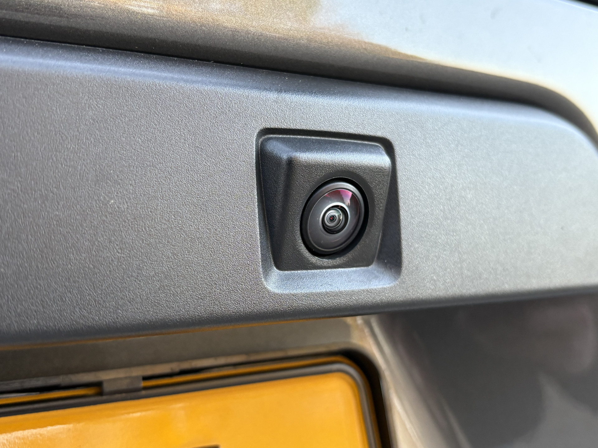 Foto van Volkswagen Caddy Modified Partition Wall