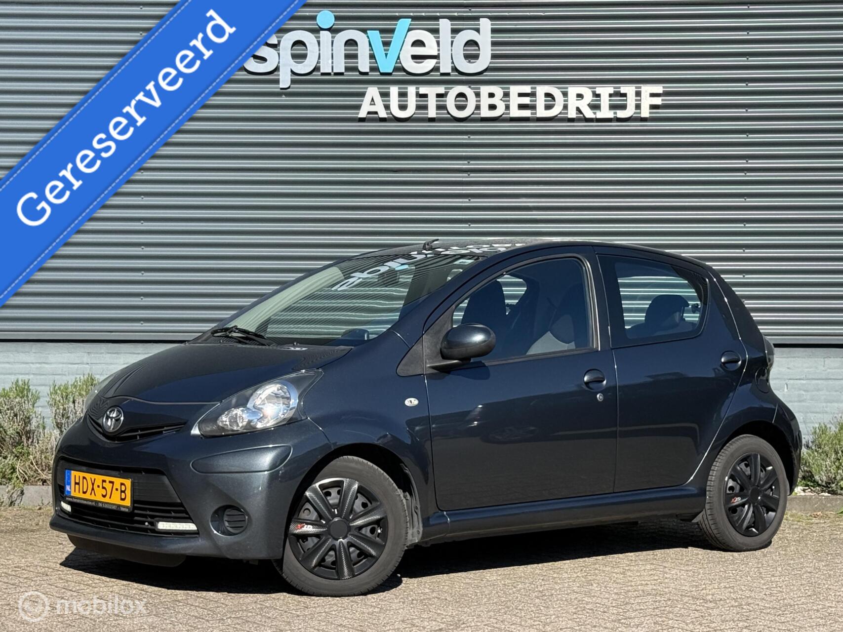 Toyota Toyota Aygo 1.0 VVT-i Aspiration - Airco - Led - Elektrische ramen - 2013 - voorkant