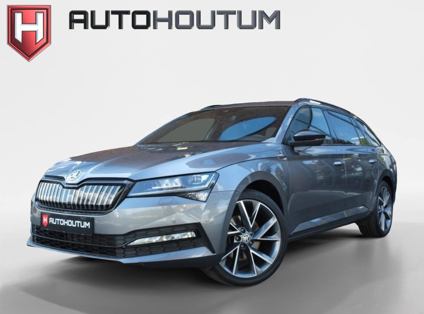 Skoda Superb Sportline iV | Trekhaak | El stoelen | 360 Camera | 2023 - voorkant