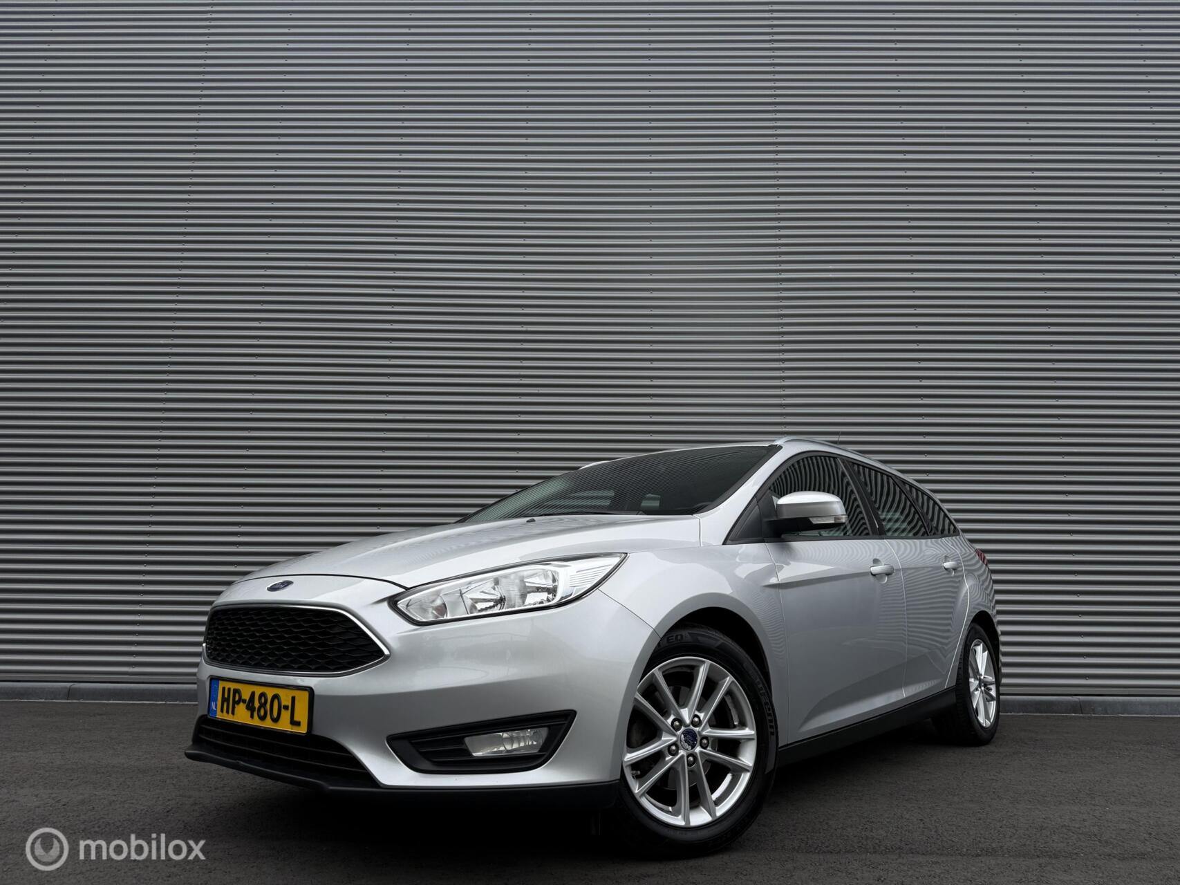 Ford Focus 1.0 Titanium Edition | Trekhaak | Clima | Cruise | DB riem vervangen | Isofix 2015 - voorkant