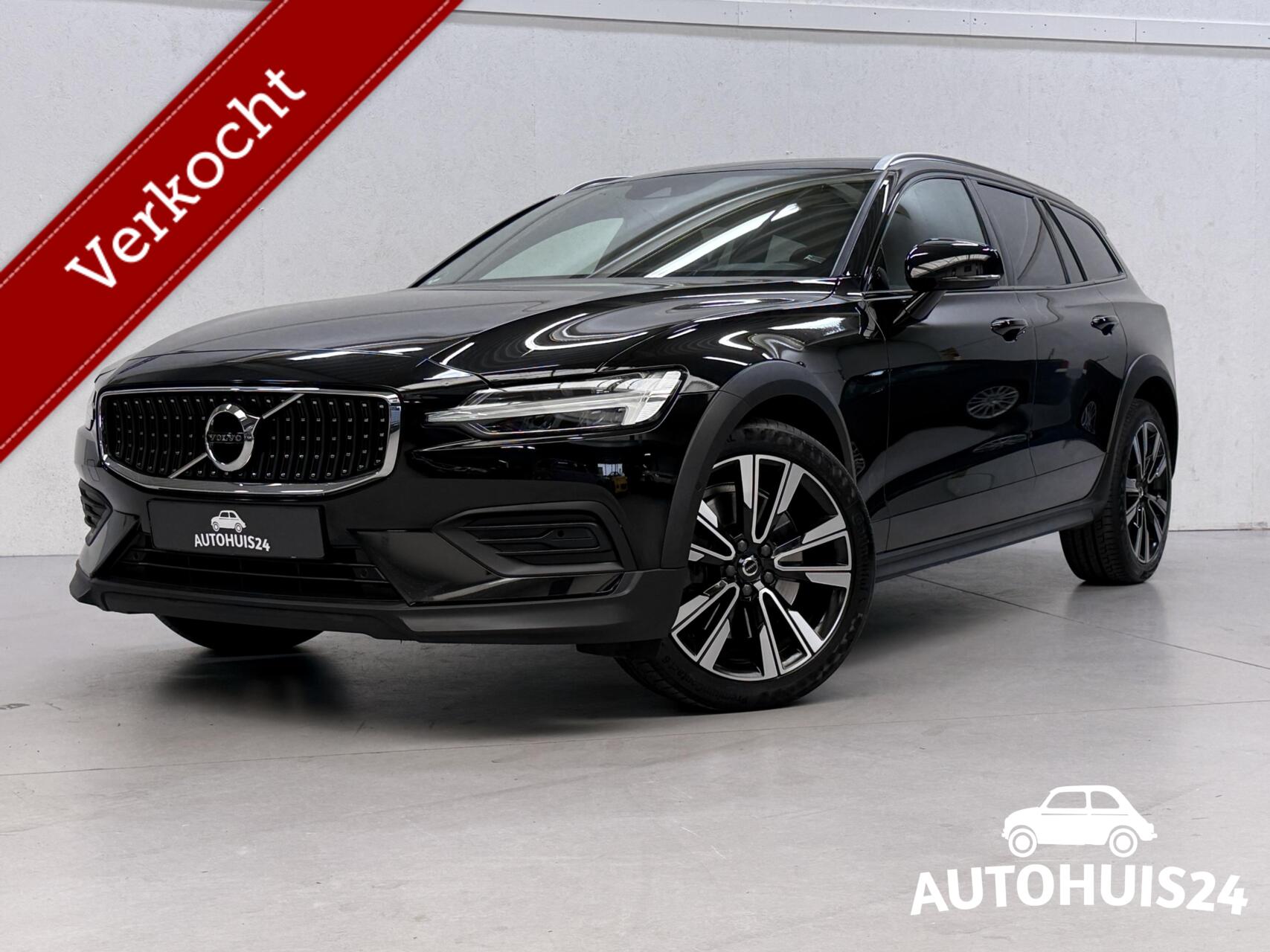 Volvo V60 2.0 T5 AWD Momentum Pro 250PK HEAD-UP PANODAK 2020 - voorkant
