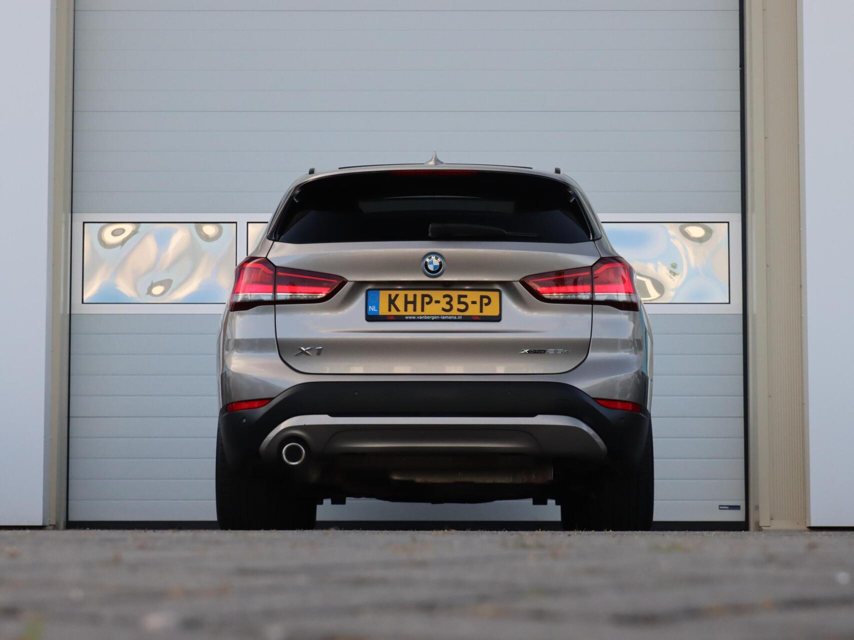 Foto van BMW X1 Xdrive25e