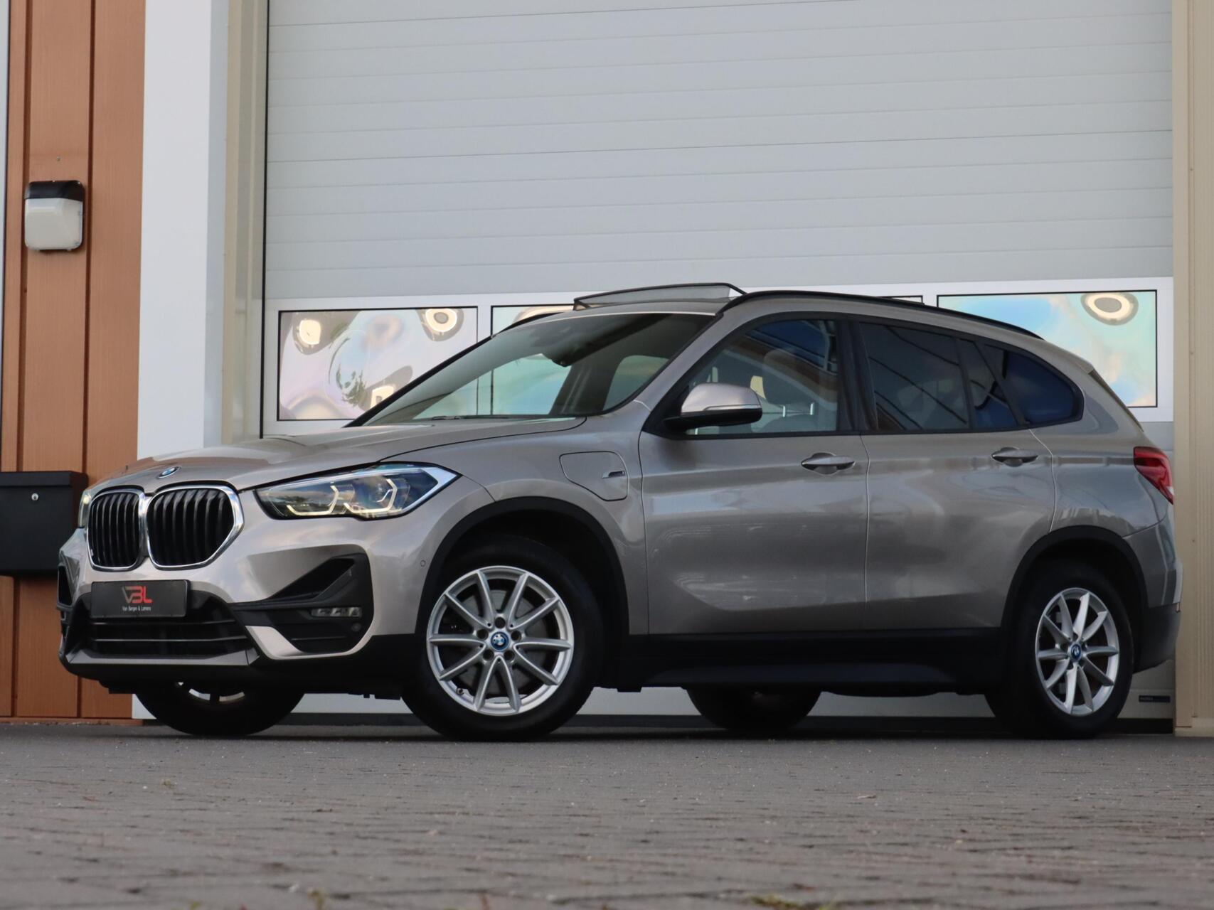 Foto van BMW X1 Xdrive25e