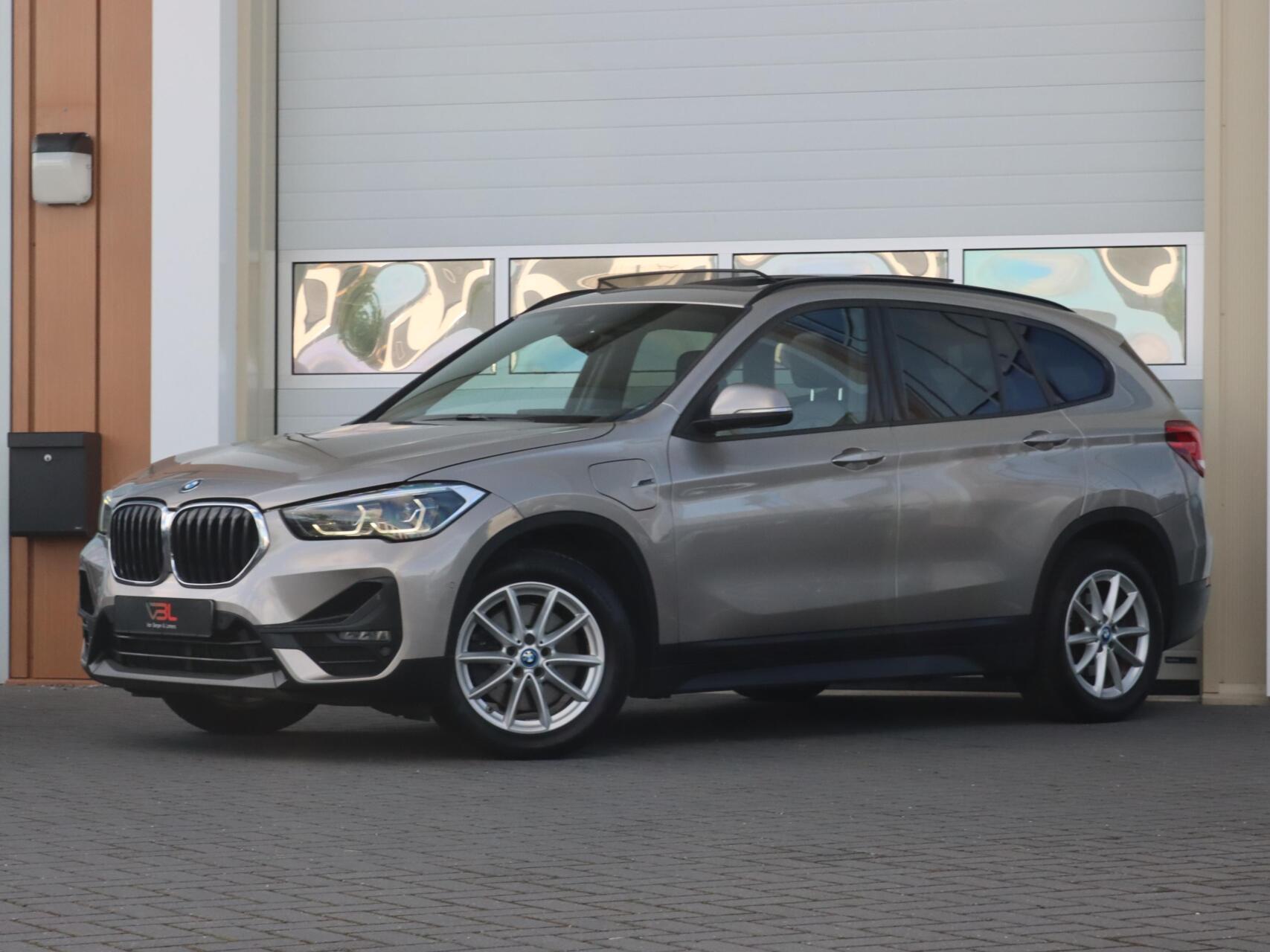 Foto van BMW X1 Xdrive25e