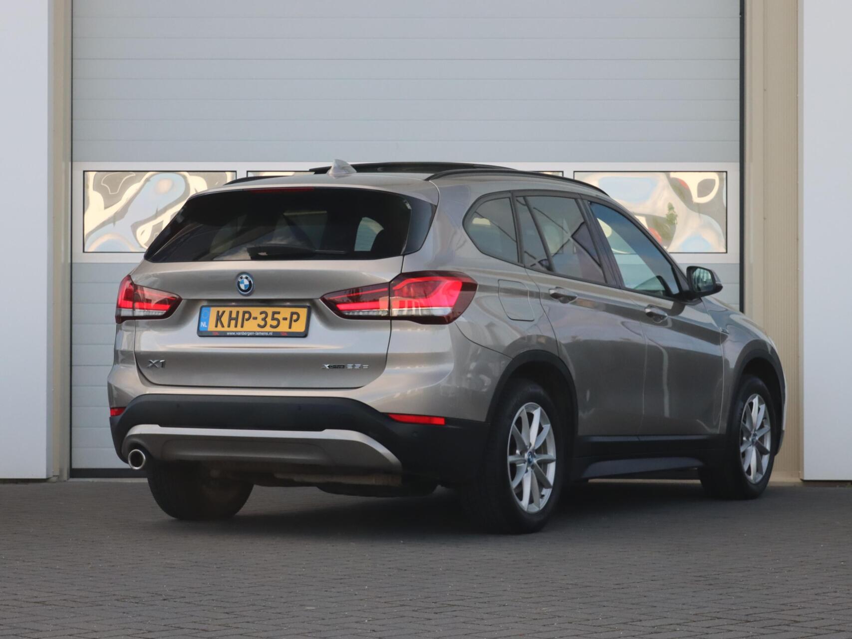 Foto van BMW X1 Xdrive25e