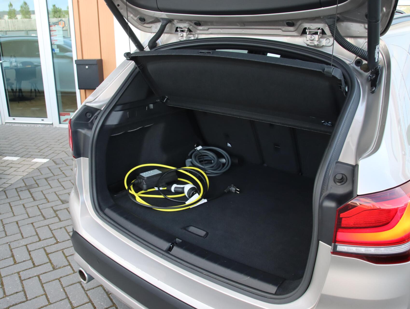 Foto van BMW X1 Xdrive25e