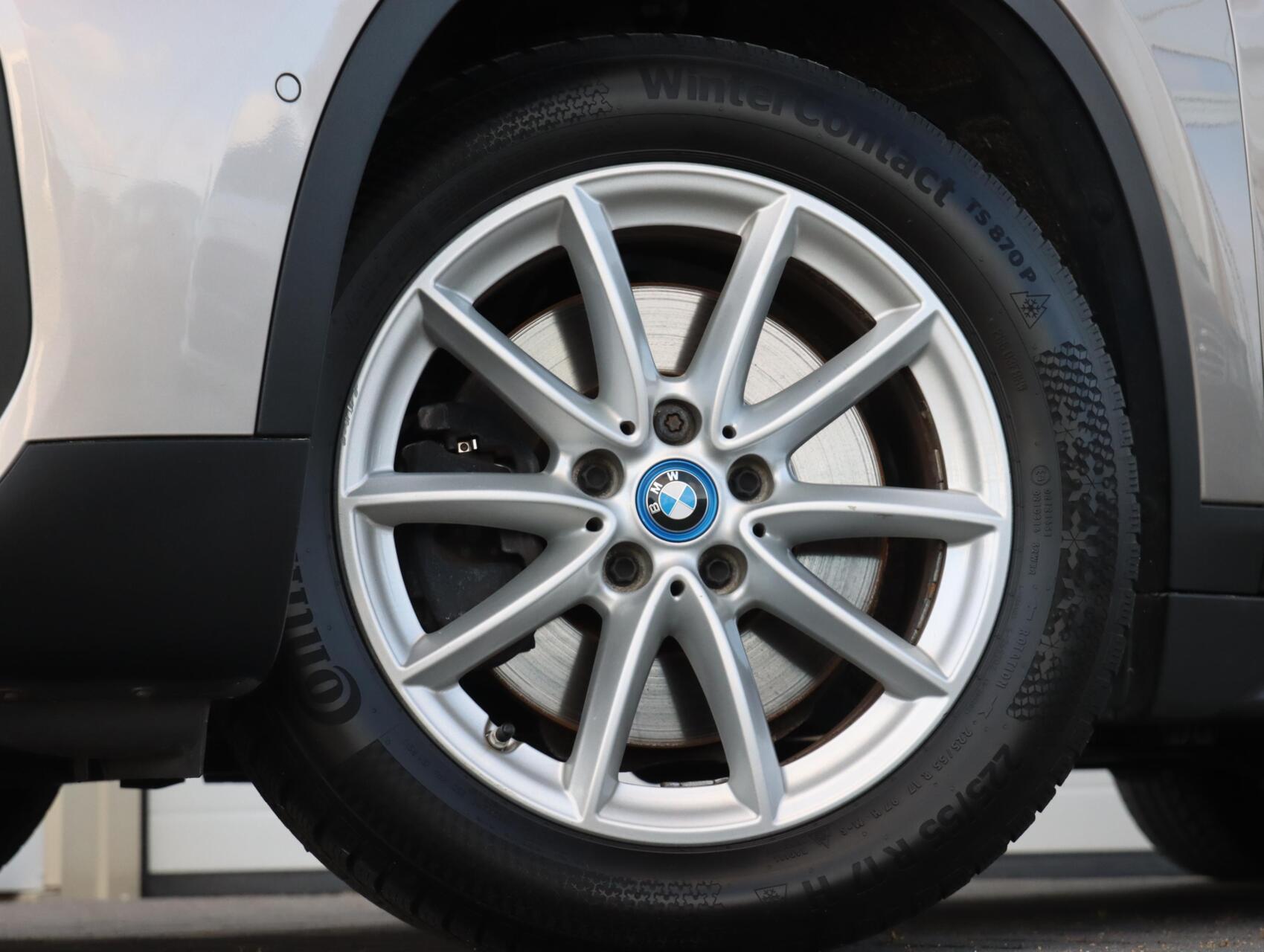 Foto van BMW X1 Xdrive25e