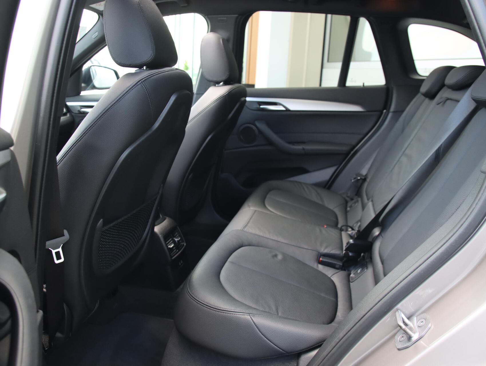 Foto van BMW X1 Xdrive25e