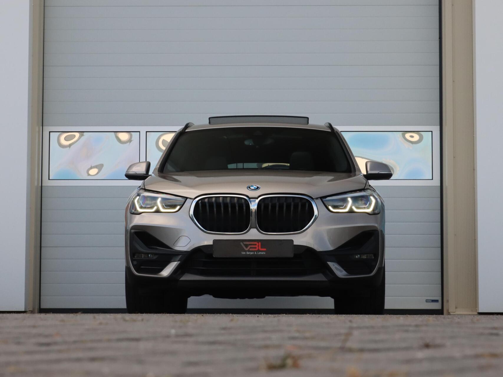 Foto van BMW X1 Xdrive25e