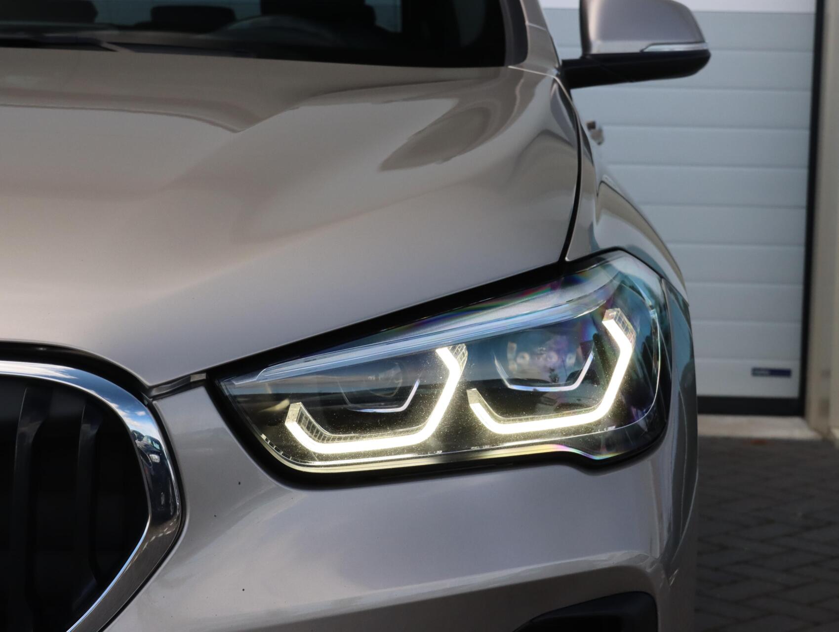 Foto van BMW X1 Xdrive25e