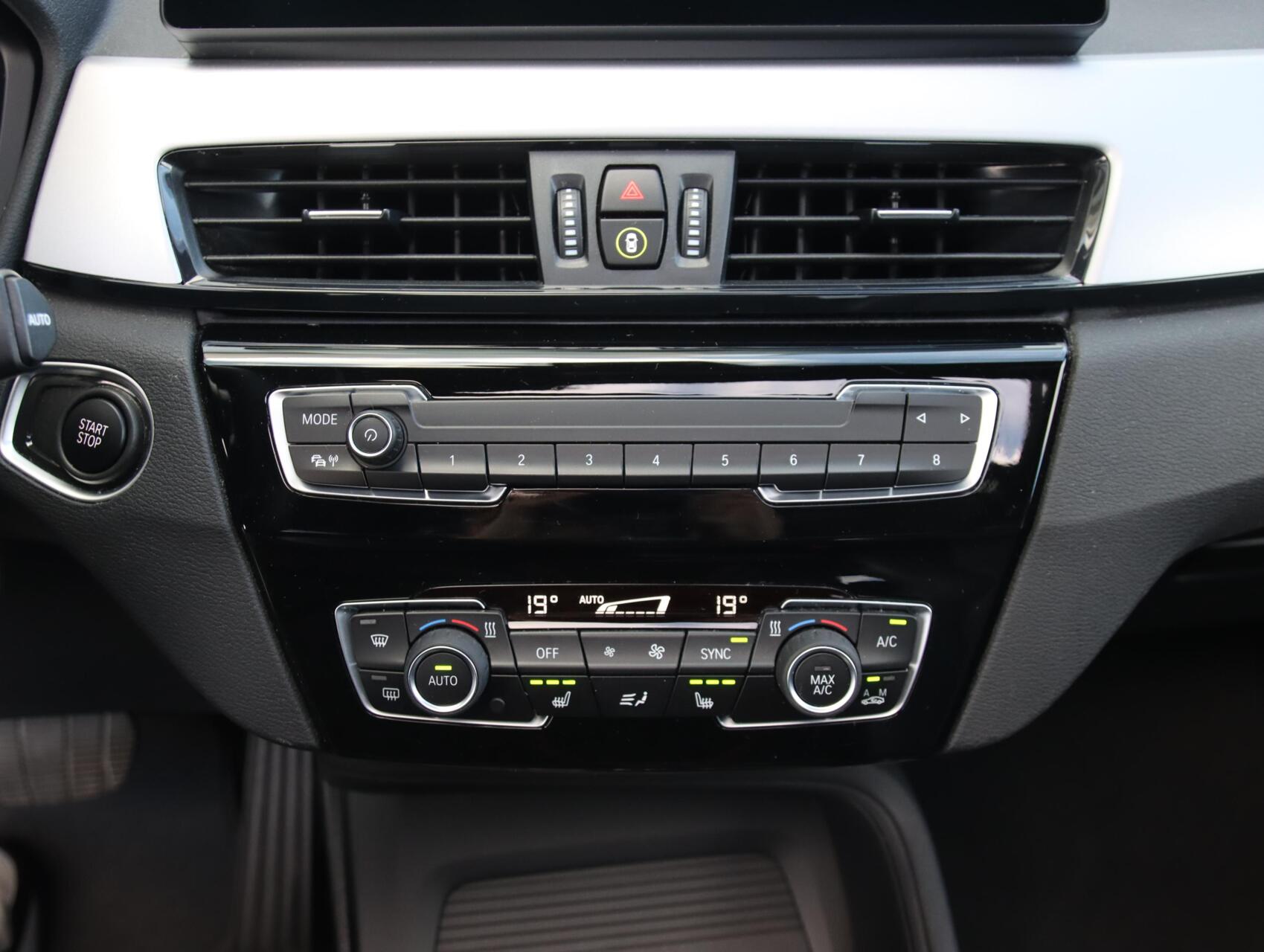 Foto van BMW X1 Xdrive25e