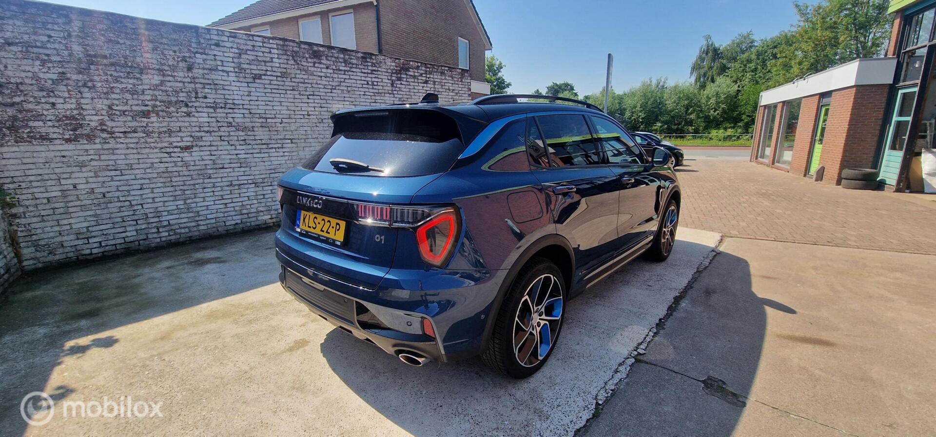 Foto van LYNK & Co 01