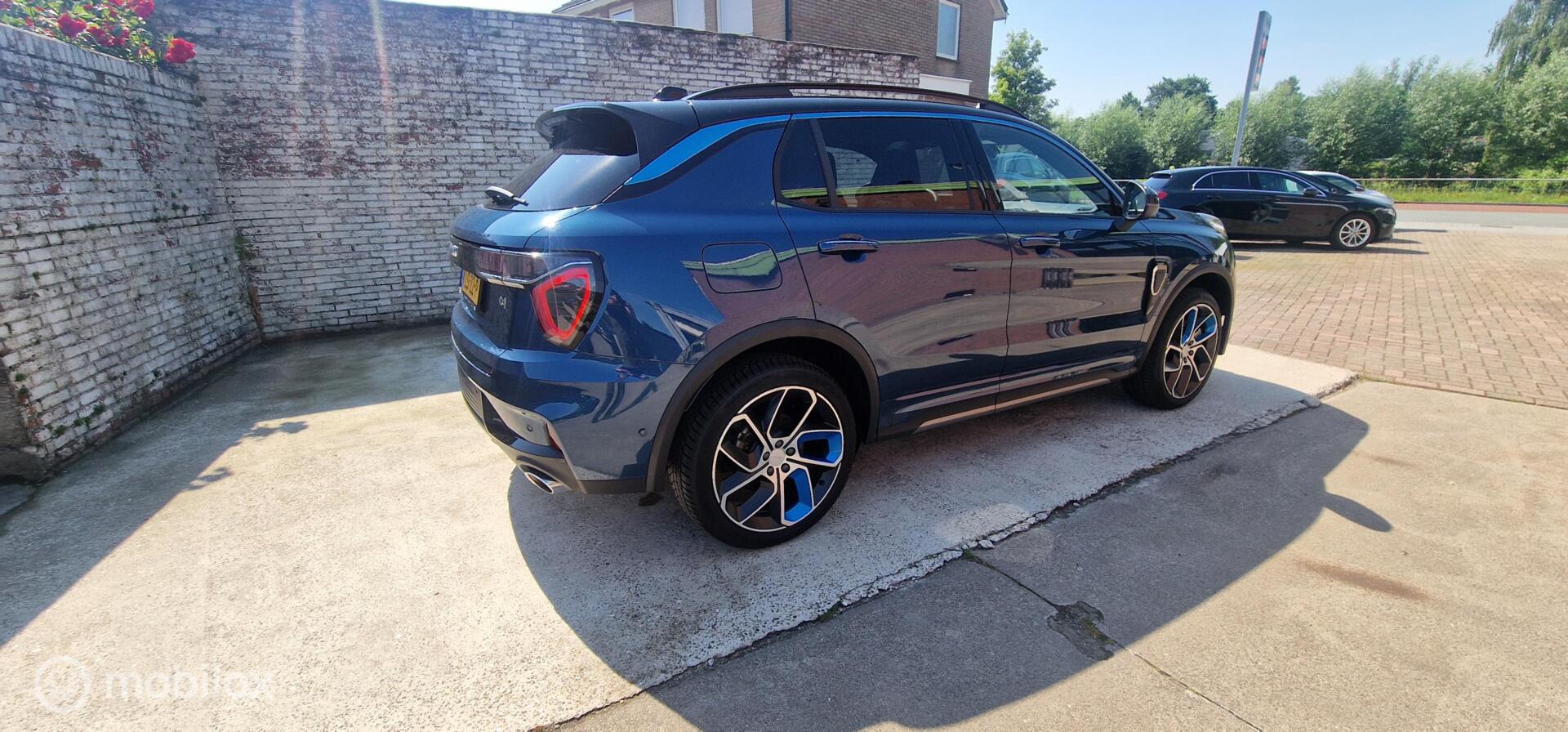 Foto van LYNK & Co 01