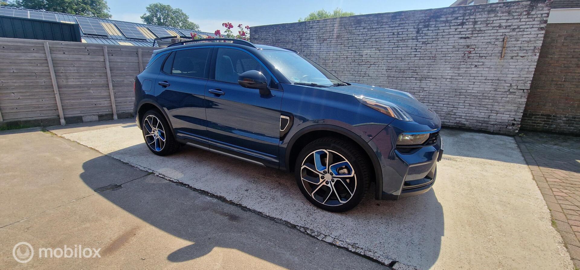 Foto van LYNK & Co 01