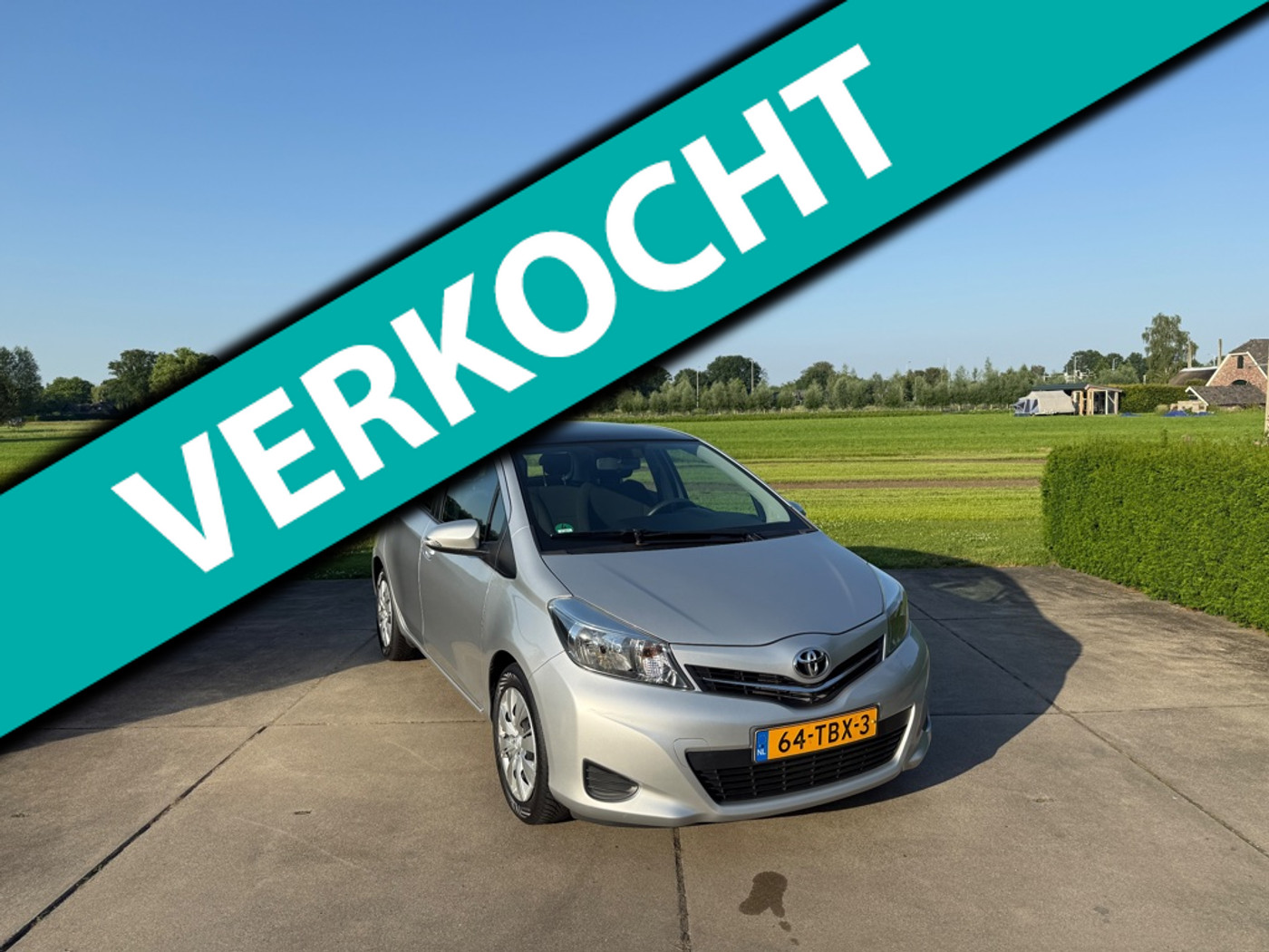 Toyota Toyota Yaris 1.3 VVT-i Aspiration 2012 - voorkant