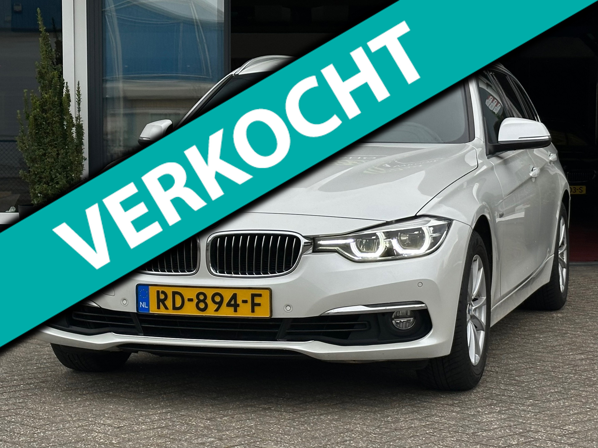 BMW 318i 318i High Executive 2017 - voorkant