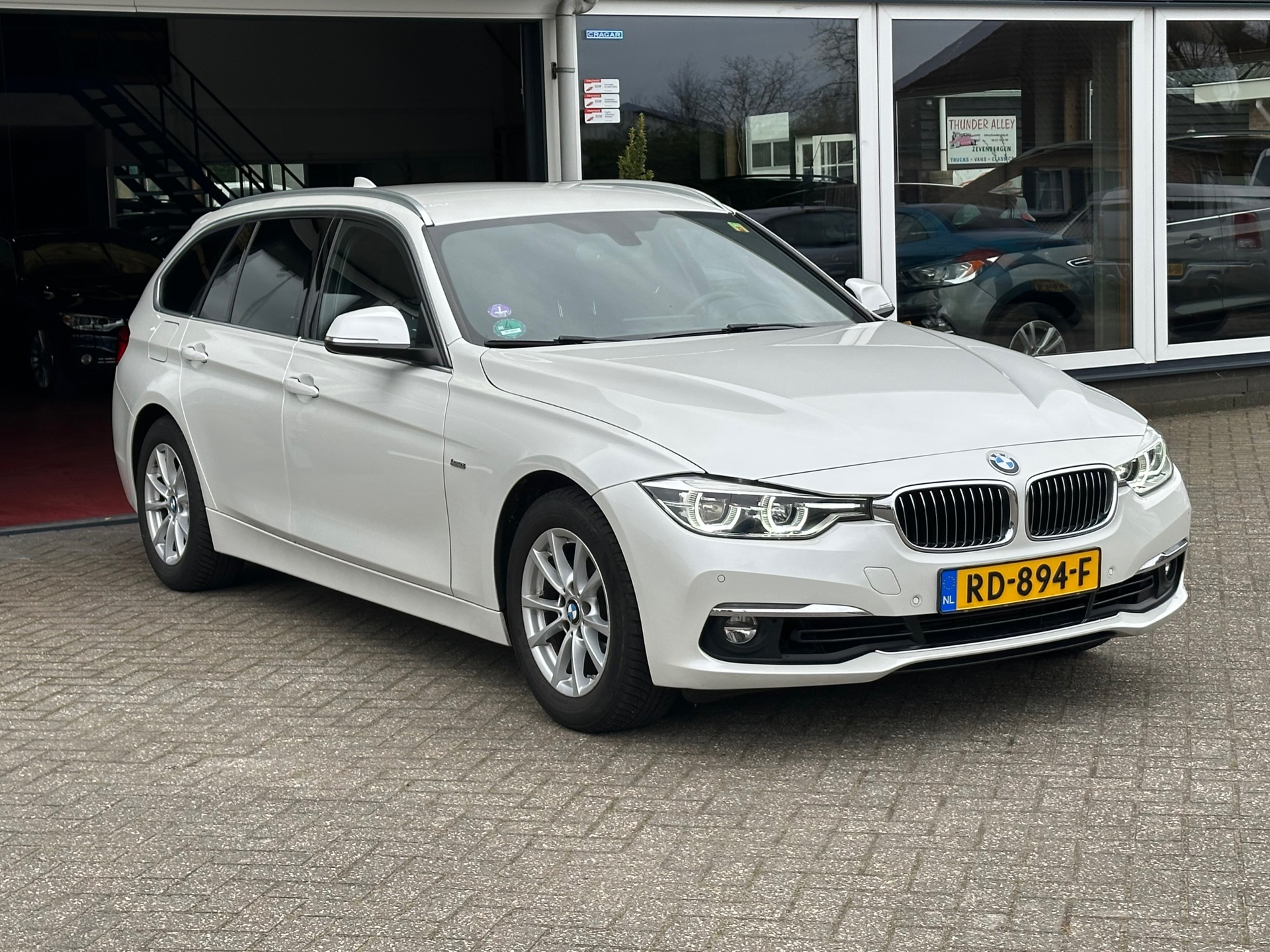 Foto van BMW 318i