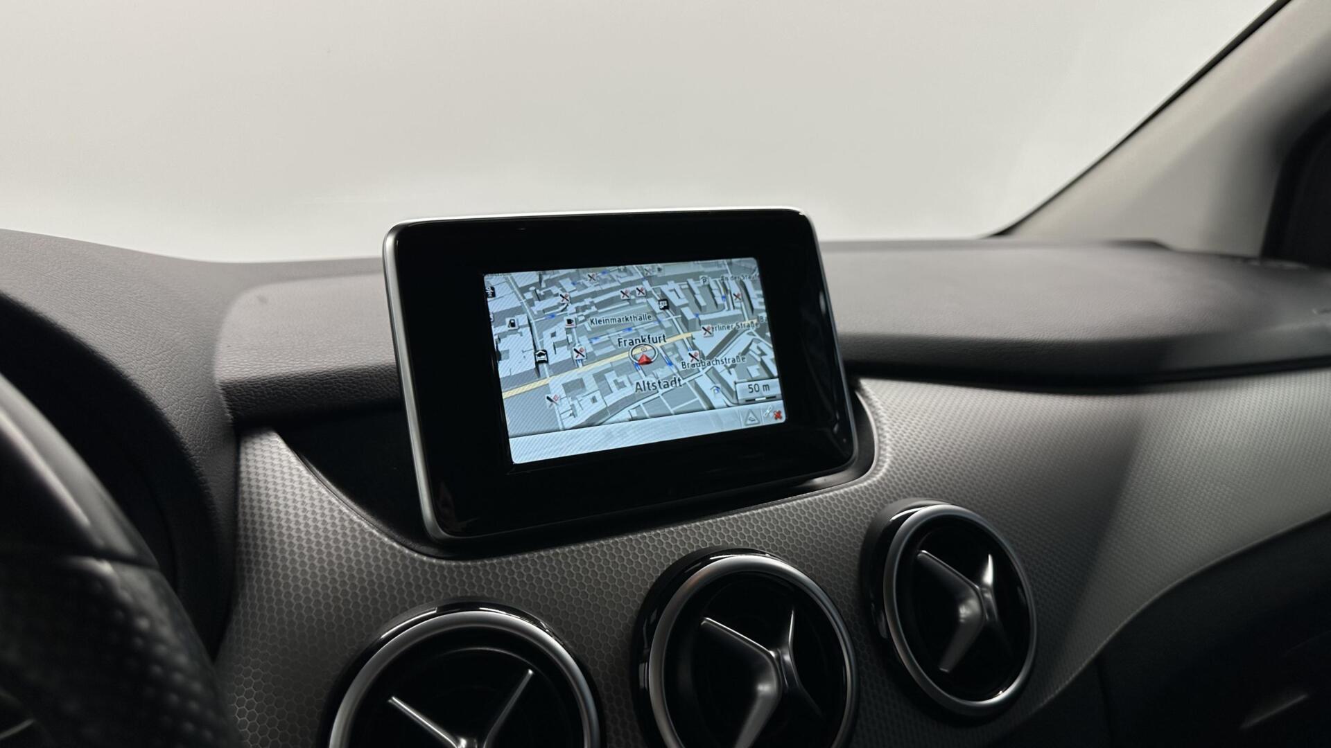 Foto van Mercedes-Benz B 180