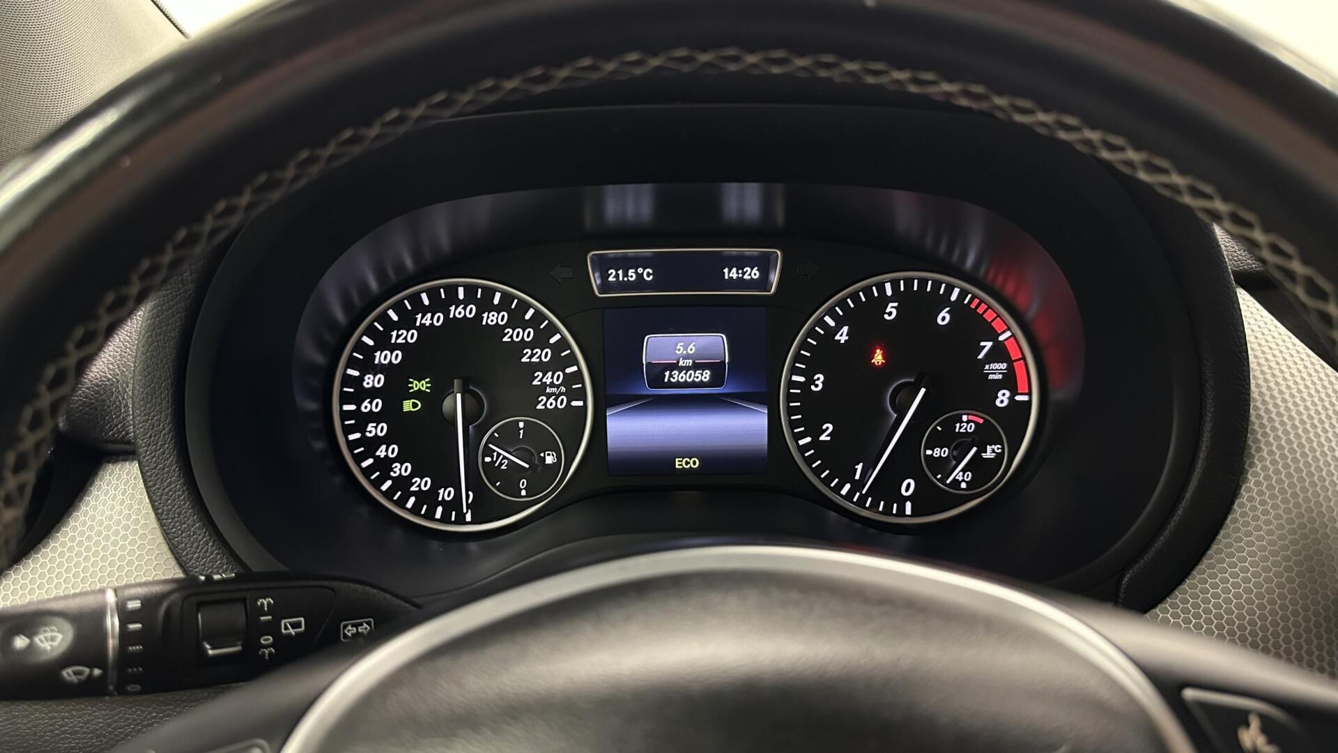 Foto van Mercedes-Benz B 180