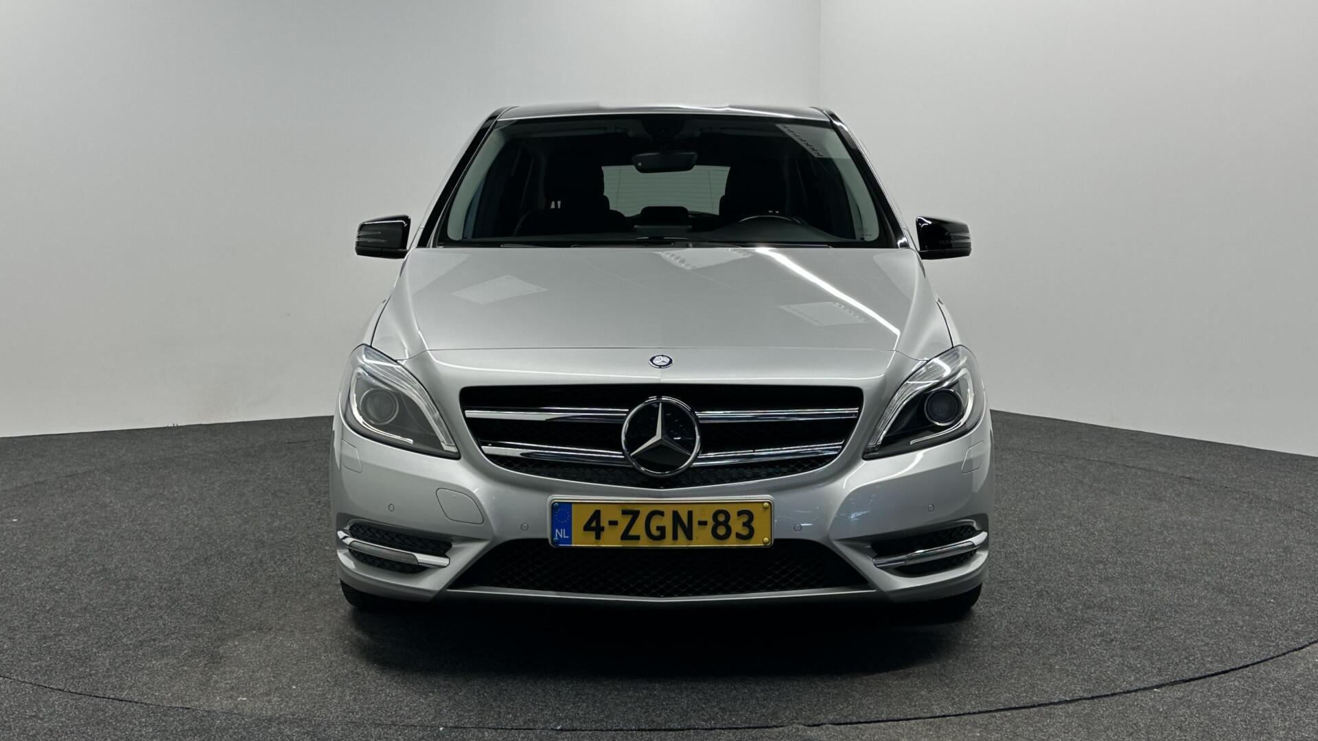 Foto van Mercedes-Benz B 180