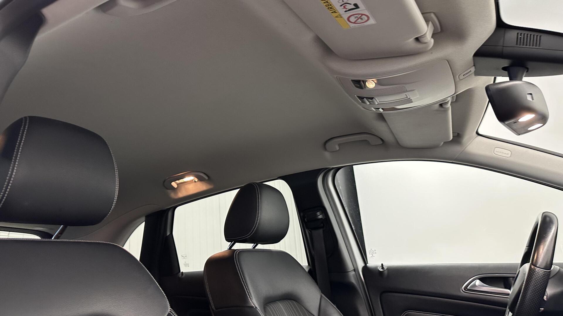 Foto van Mercedes-Benz B 180