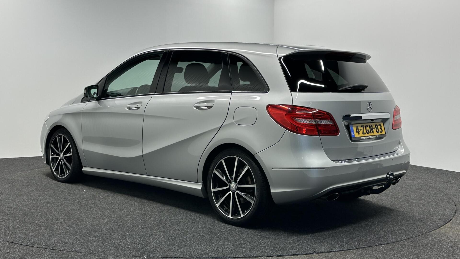 Foto van Mercedes-Benz B 180