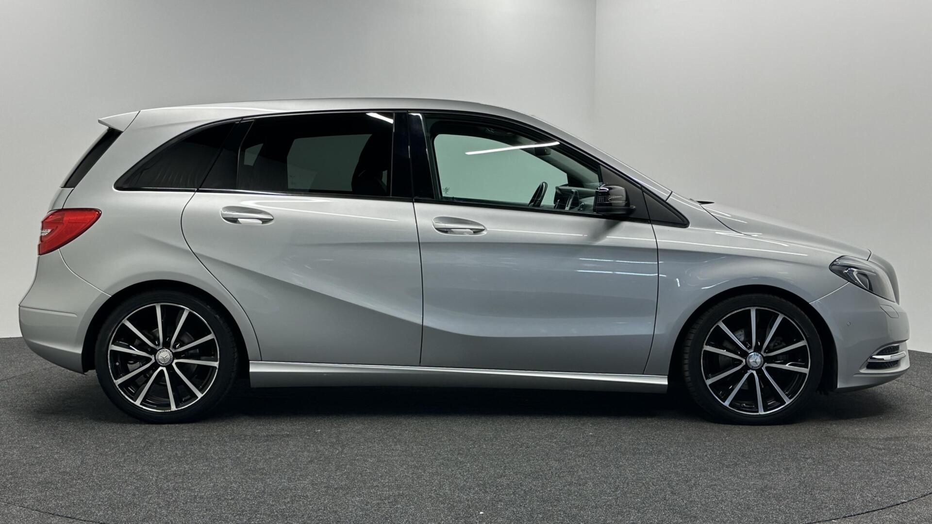 Foto van Mercedes-Benz B 180