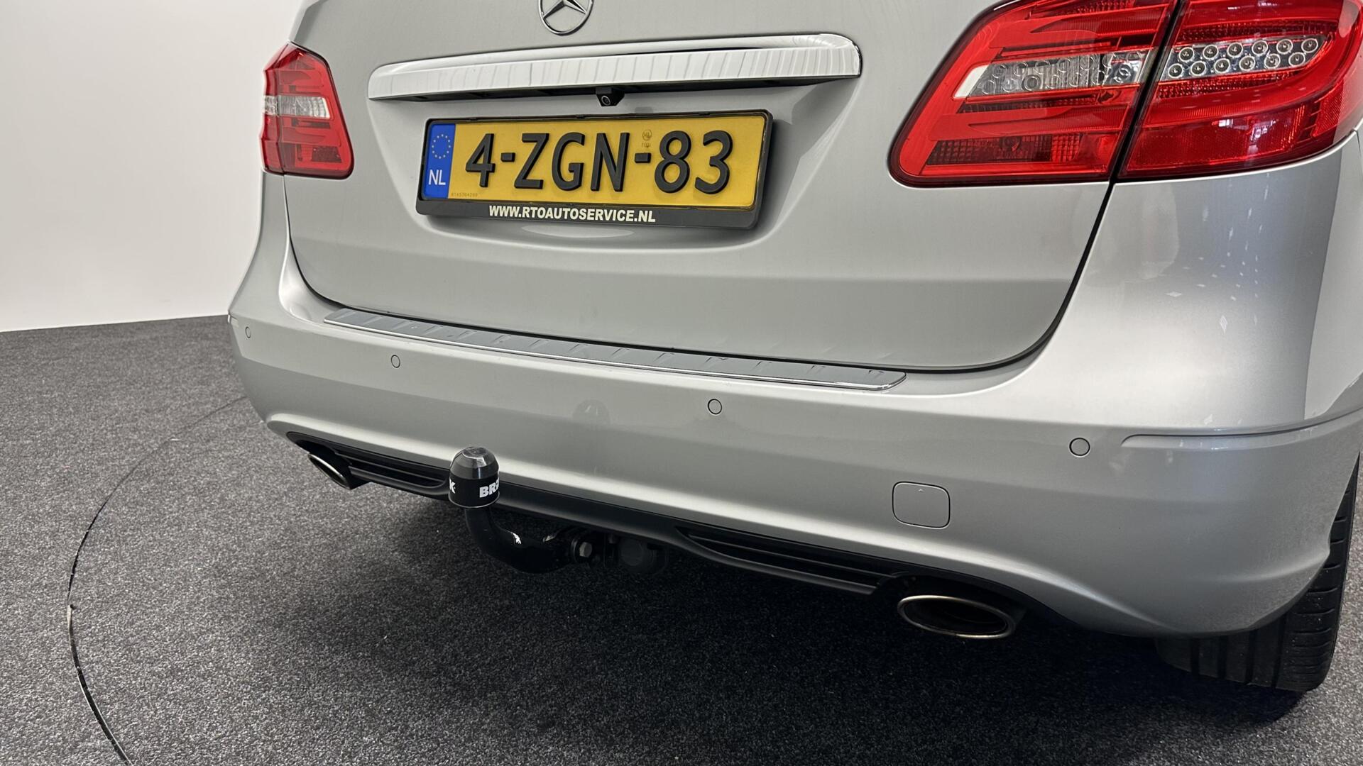 Foto van Mercedes-Benz B 180