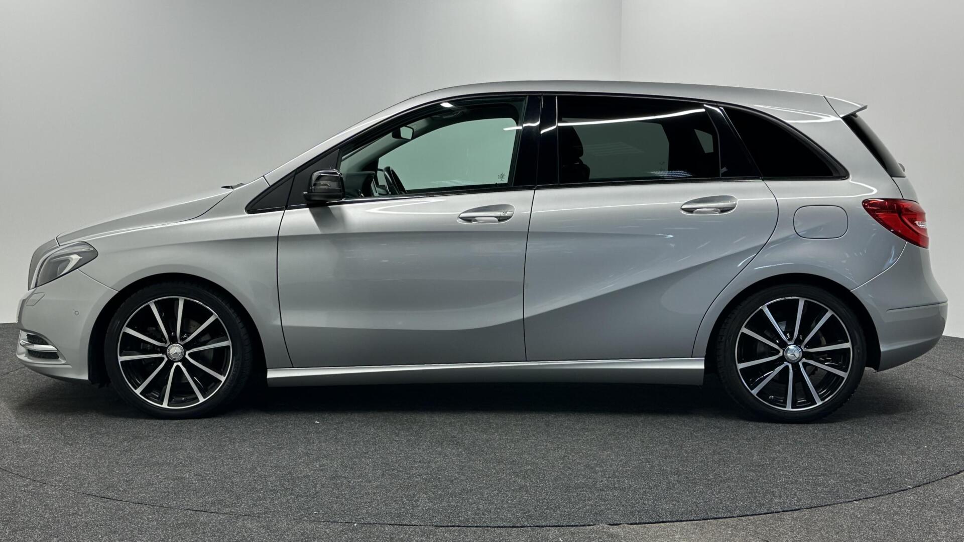 Foto van Mercedes-Benz B 180
