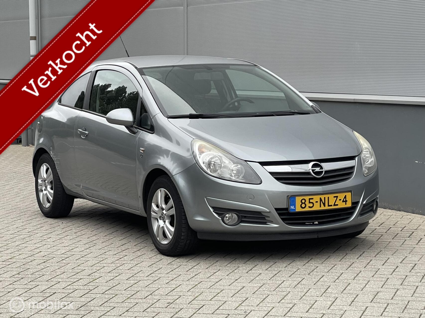 Opel Corsa 1.2-16V Cosmo Automaat Airco 3DRS 80.000km Nap 2010 - voorkant