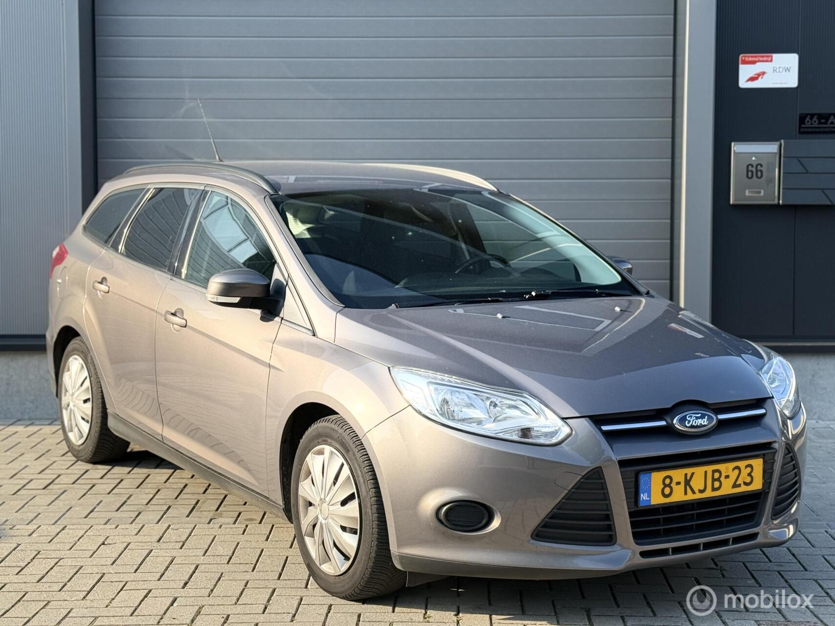 Foto van FORD FOCUS