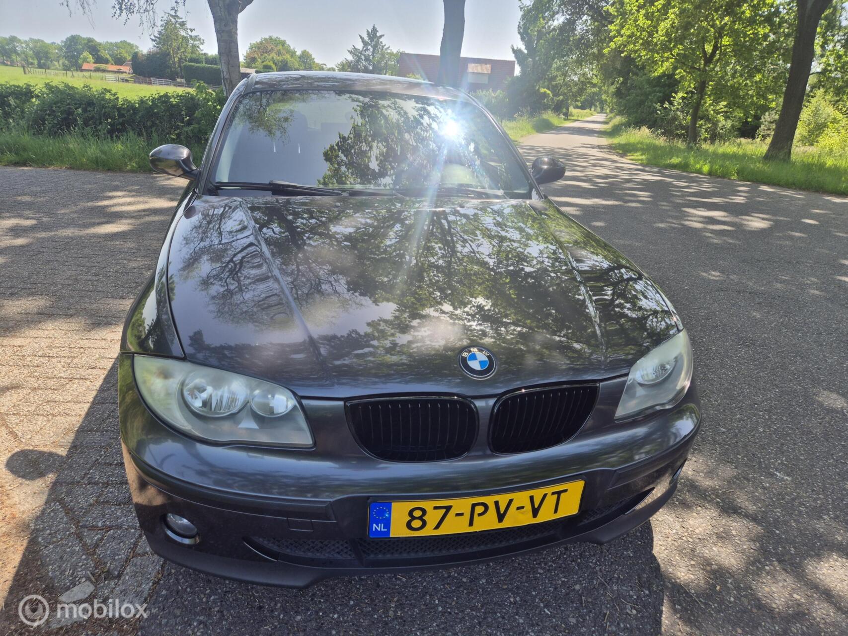 BMW 1er Reihe 116i High Executive nw apk 2005 - voorkant