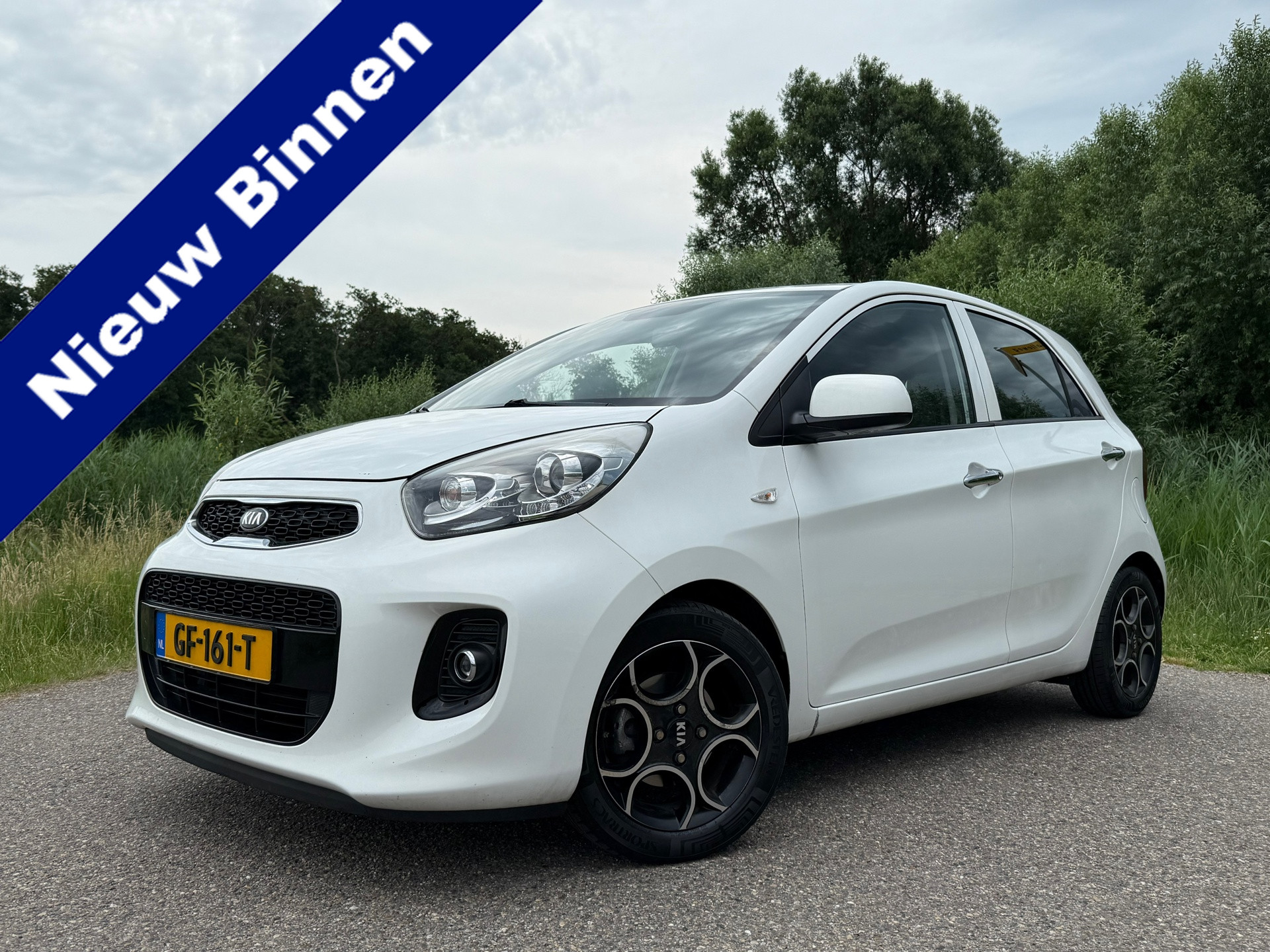 Kia Picanto 1.2 CVVT 86 PK First Edition | 4 Cilinder | 1e Eigenaar | Clima | 15" Velgen | Cruise | Dealer onderhouden! | LED | 2015 - voorkant